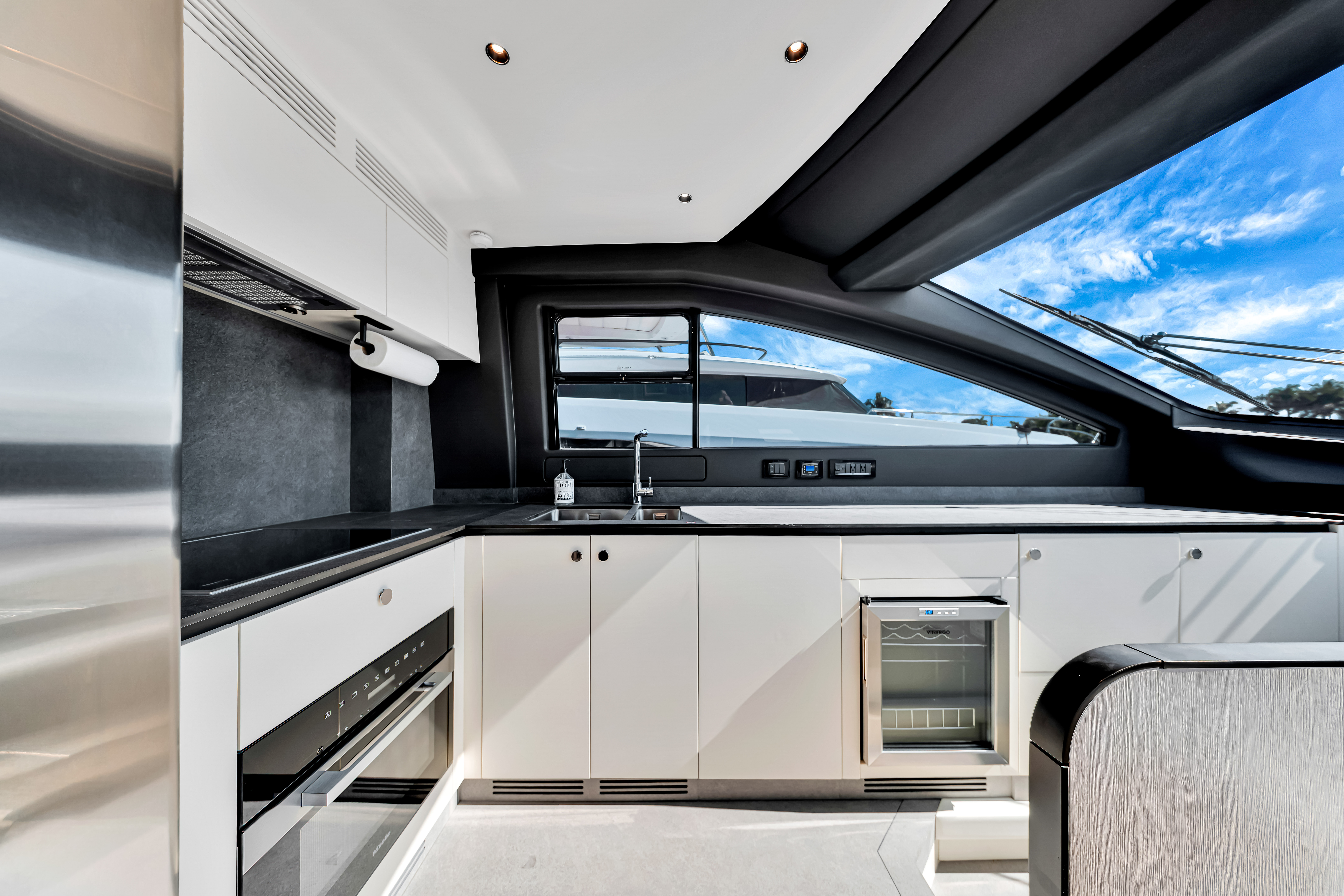 80ft Azimut 78 fly (2024) yacht rental Miami - water toys and recreational equipment