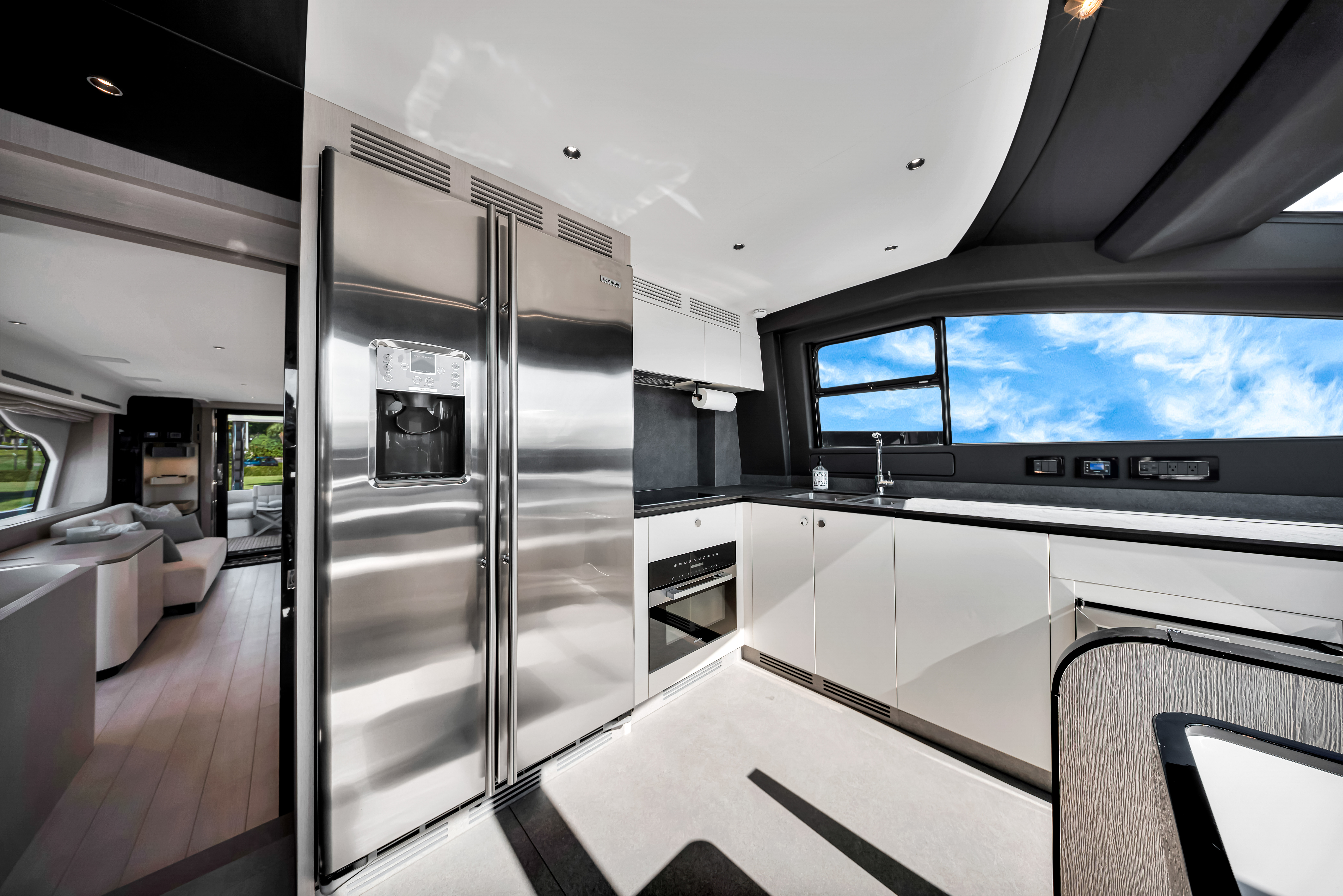 80ft Azimut 78 fly (2024) yacht rental Miami - navigation bridge and helm station