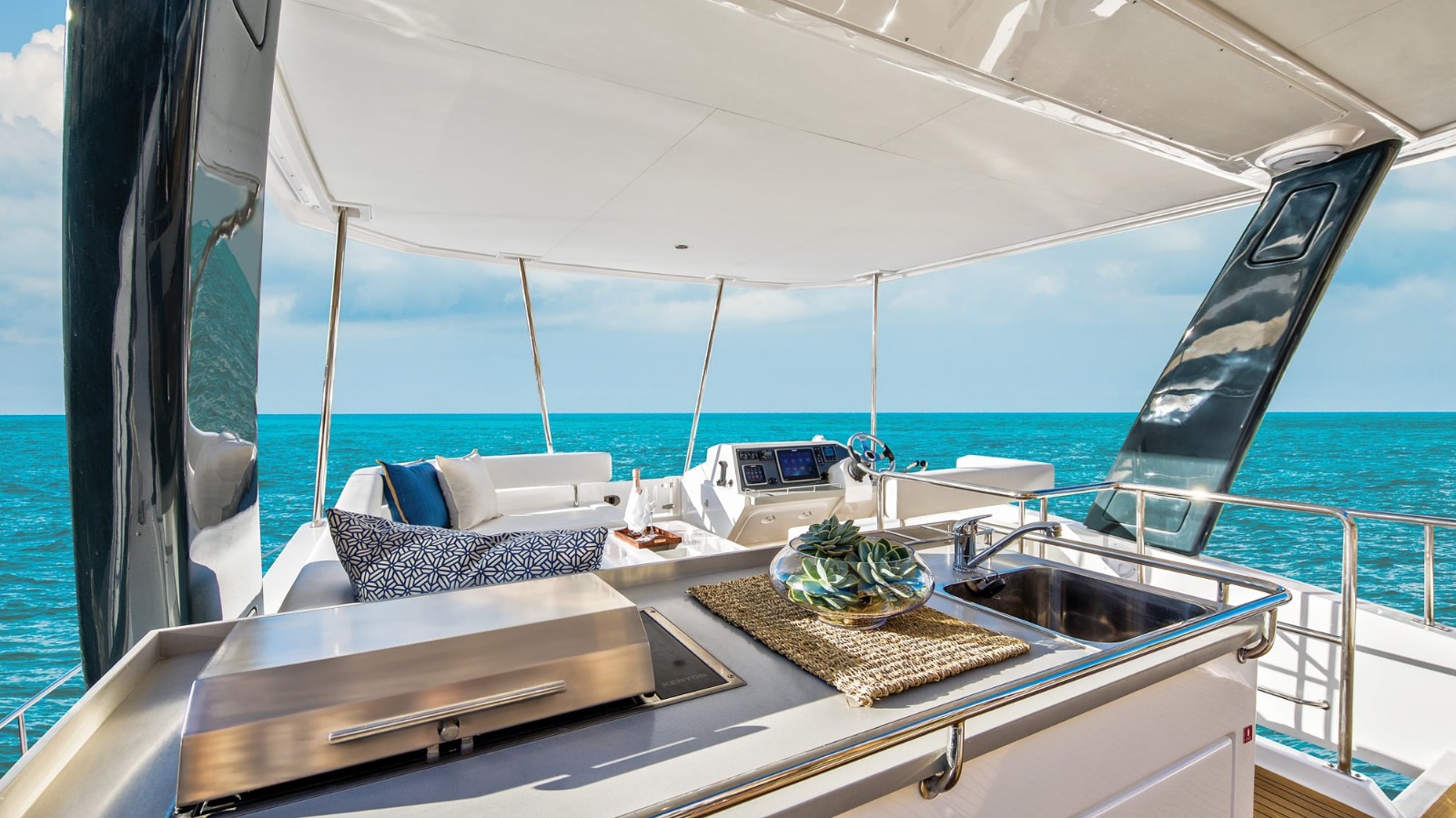 43ft Leopard Power Cat (2017) yacht rental Miami - bow seating area perfect for sunbathing and relaxation