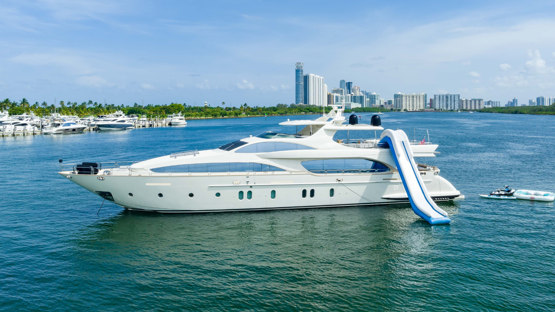 116ft Azimut luxury yacht charter Miami - exterior view perfect for parties and celebrations