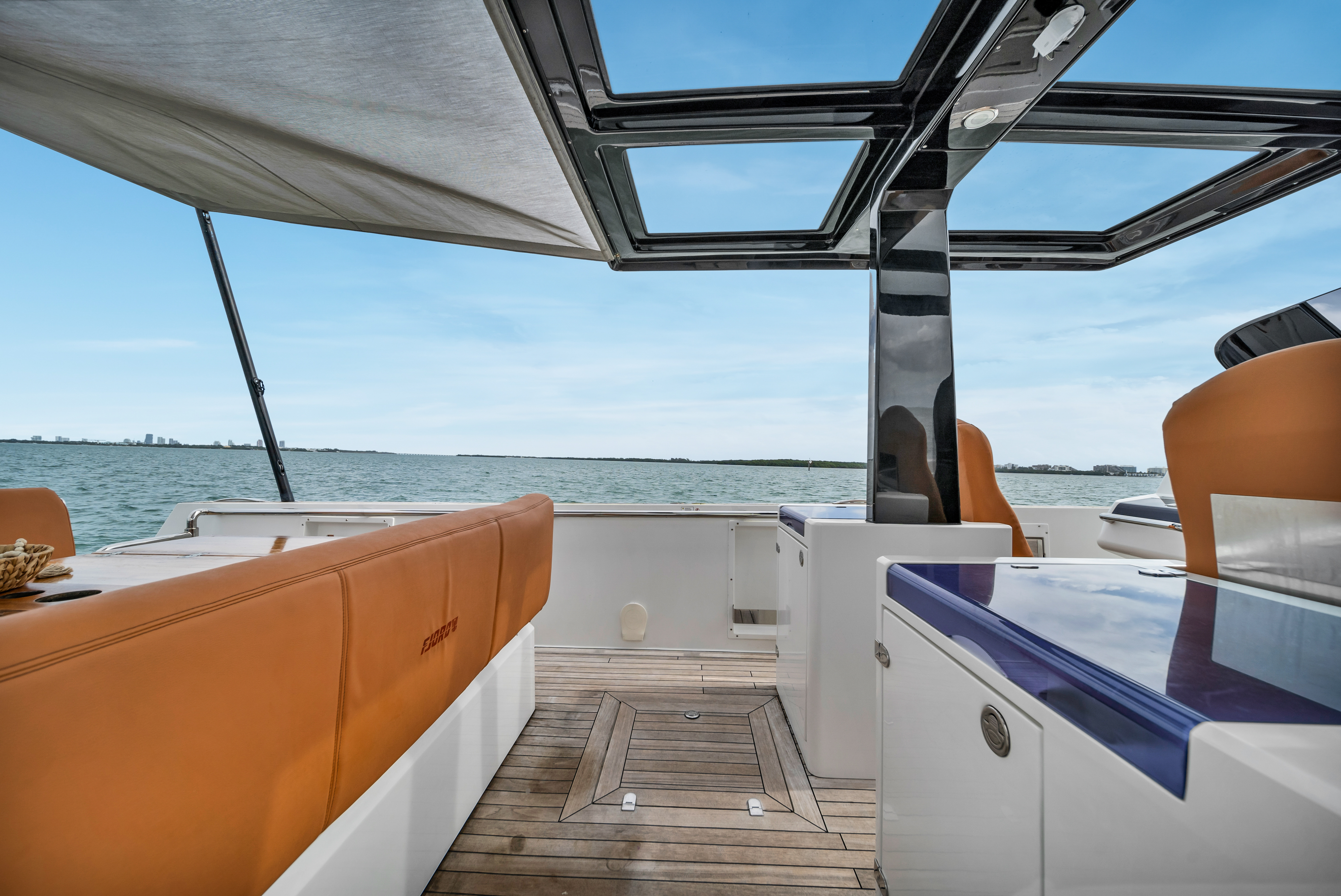 40ft Fjord yacht rental Miami - navigation bridge and helm station