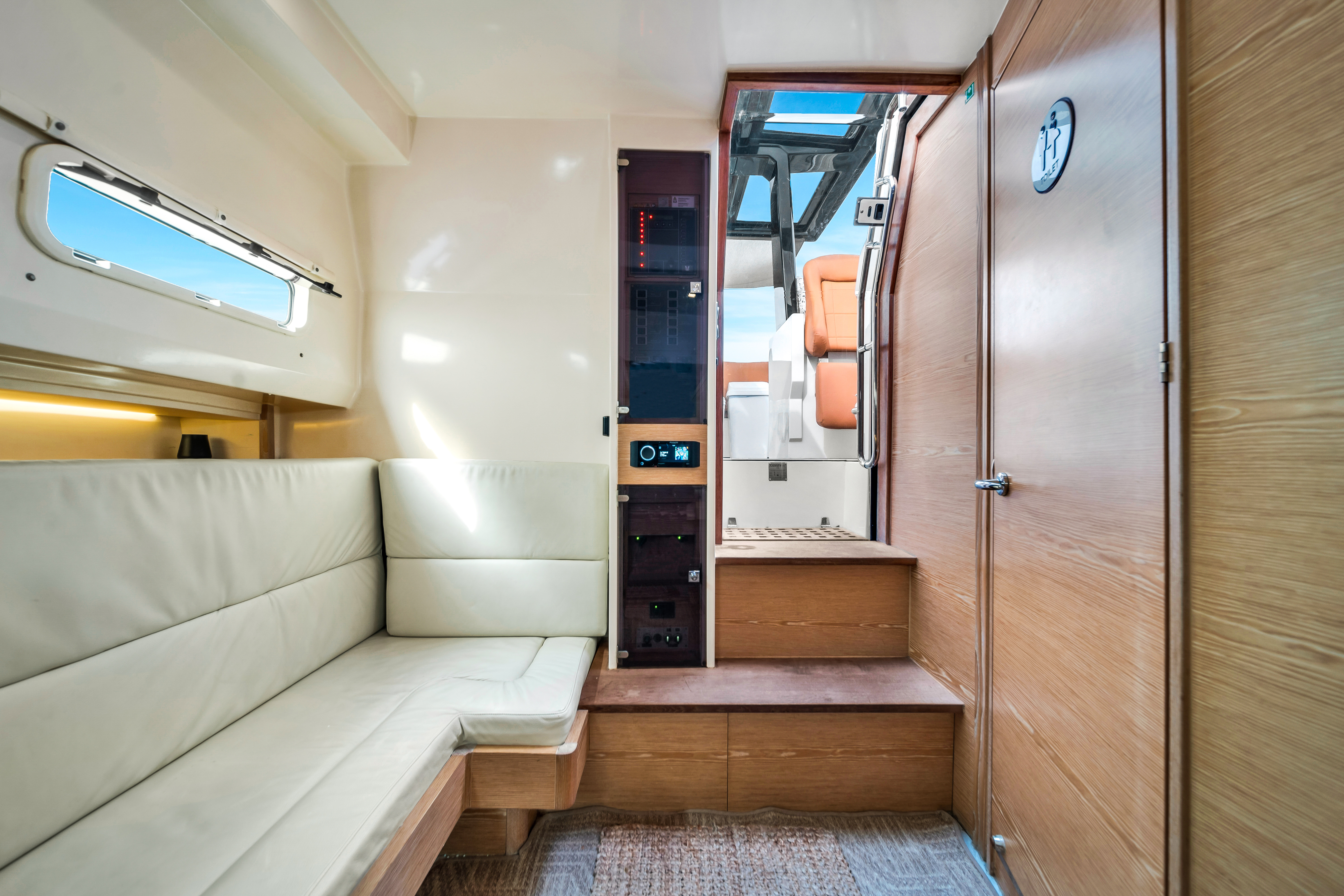 40ft Fjord yacht rental Miami - stern swim platform with water access for snorkeling