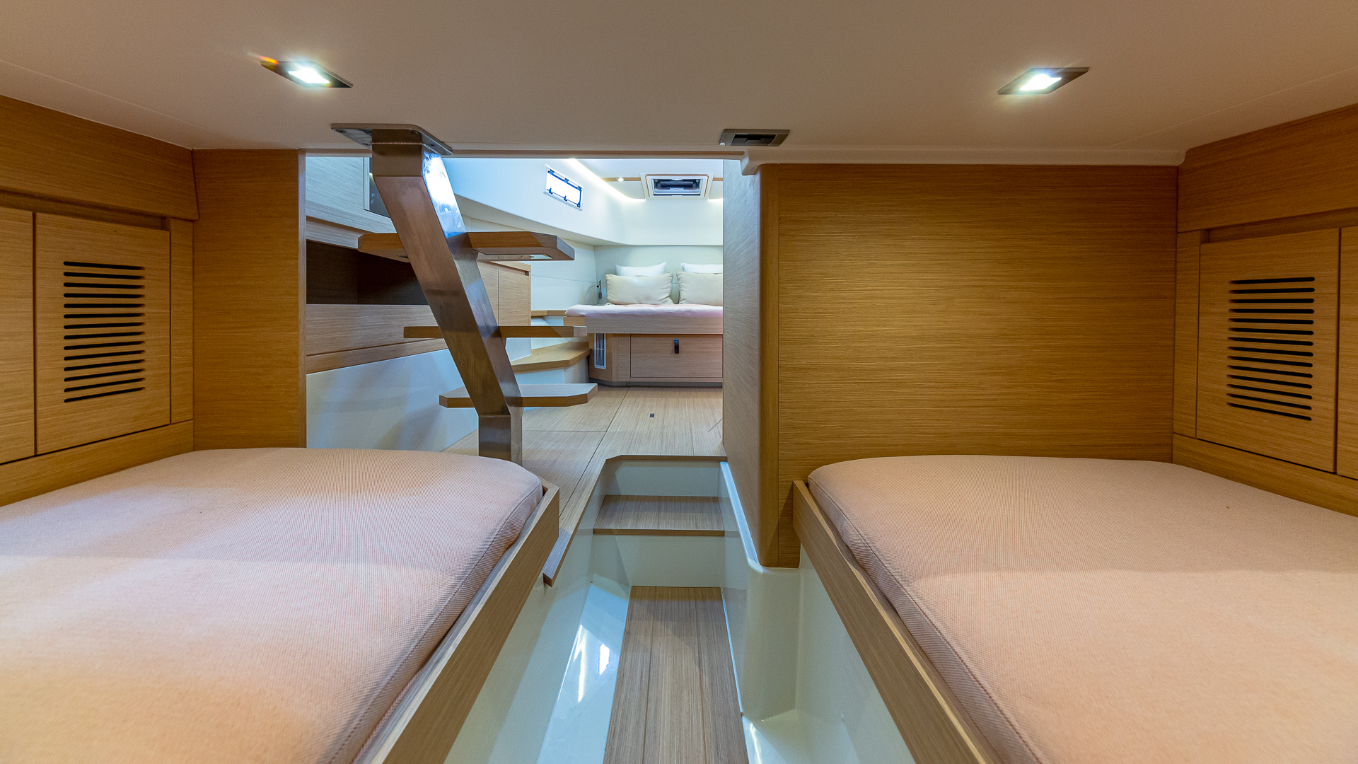 40ft Pardo yacht rental Miami - spacious deck area ideal for sunset cruises and bachelorette parties