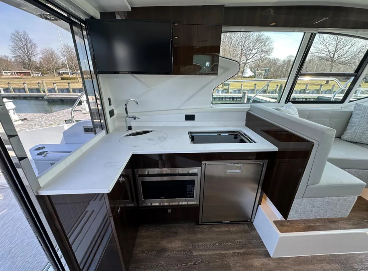 45ft Cantius - Bimini yacht rental Miami - premium amenities and entertainment system