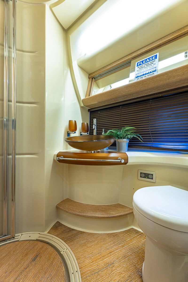 55ft Azimut F yacht rental Miami - premium amenities and entertainment system