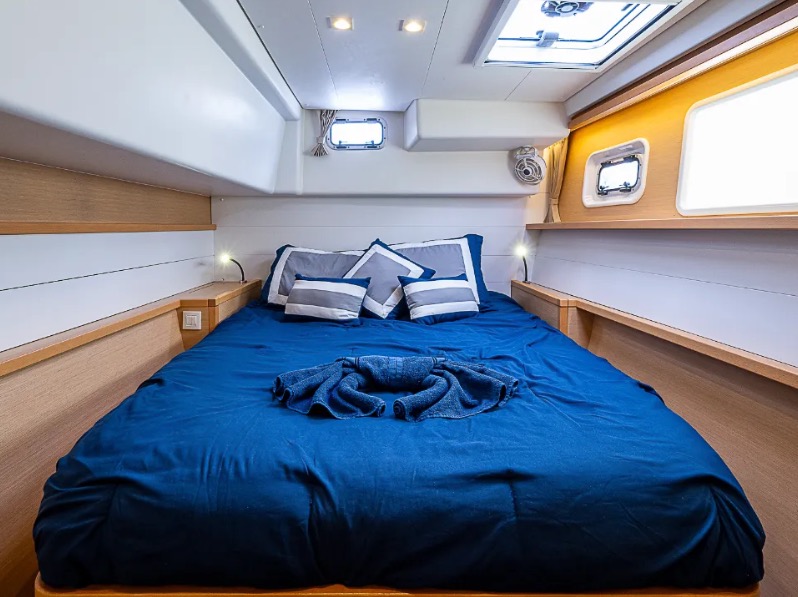 45ft Lagoon 450F (2018) yacht rental Miami - bow seating area perfect for sunbathing and relaxation