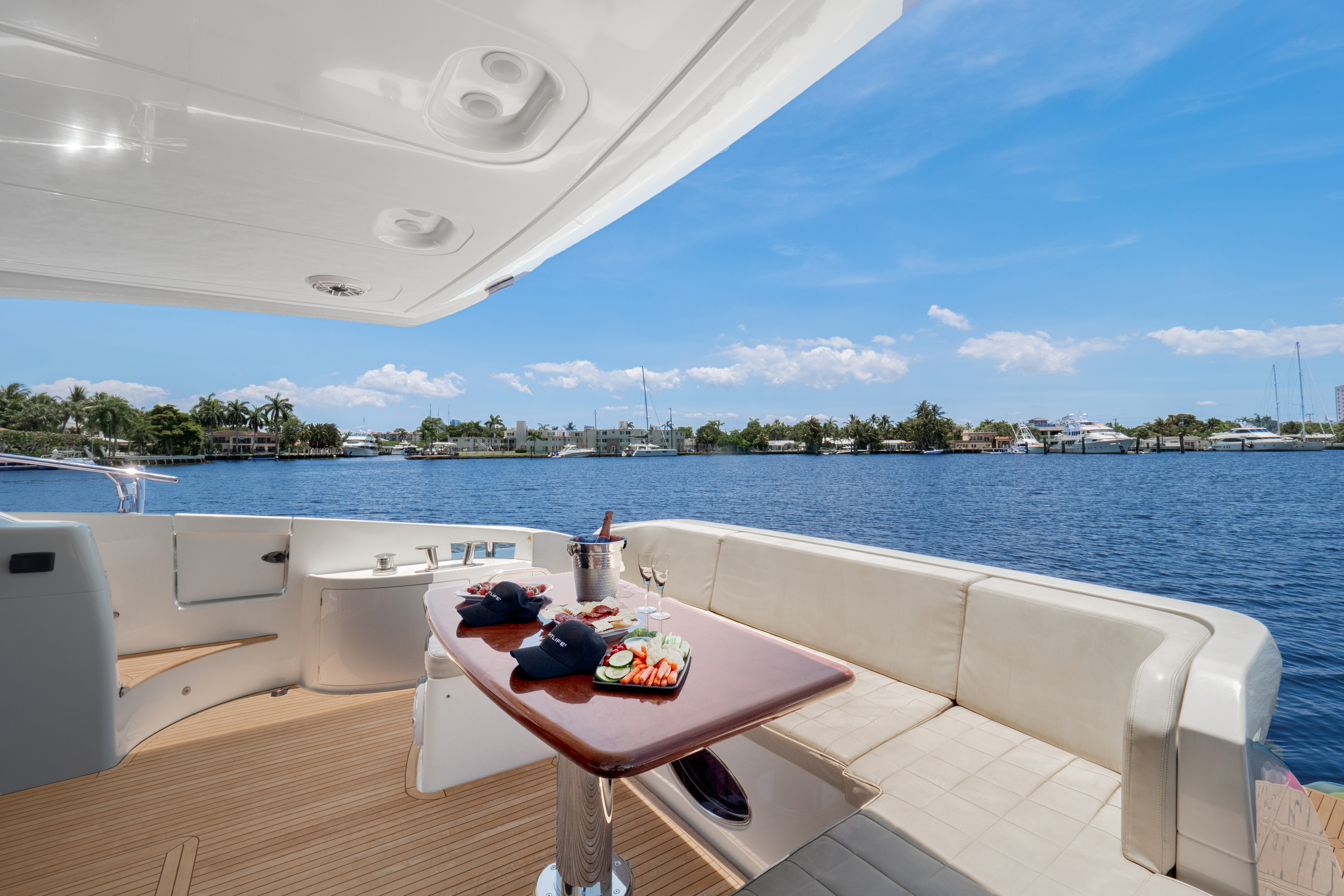 64ft Azimut - FLL yacht rental Miami - stern swim platform with water access for snorkeling