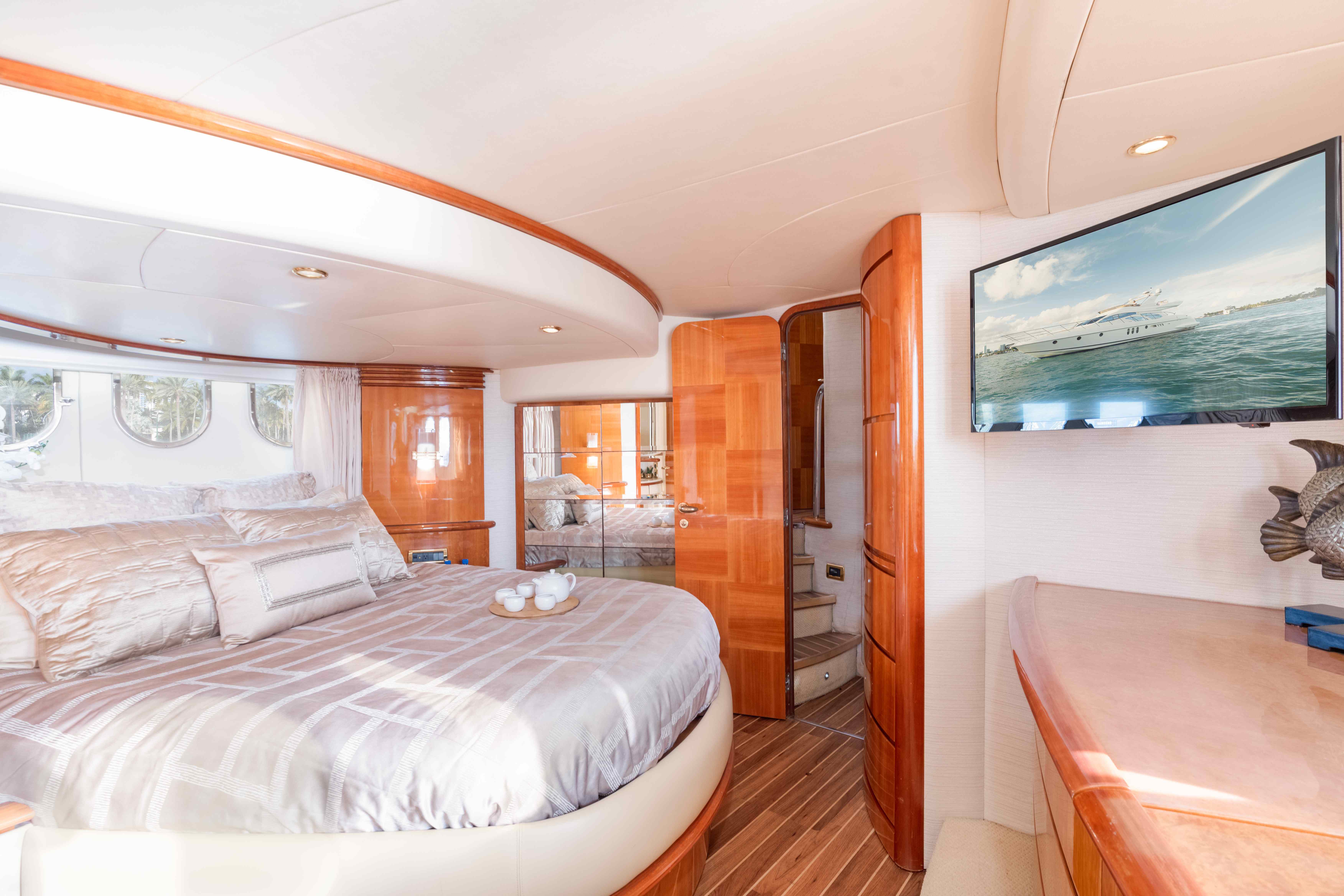 65ft Azimut U yacht rental Miami - bow seating area perfect for sunbathing and relaxation