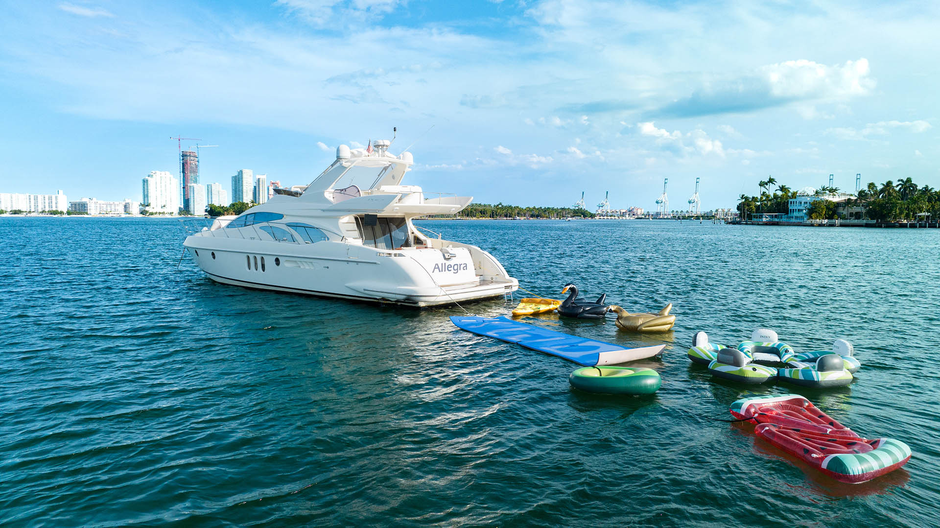 65ft Azimut U yacht rental Miami - comfortable lounge area for group celebrations