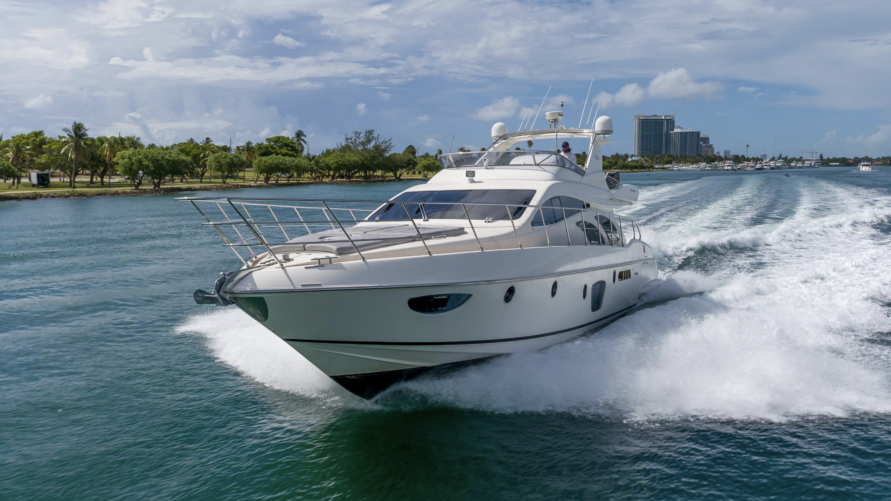 65ft Azimut VC yacht rental Miami - bow seating area perfect for sunbathing and relaxation