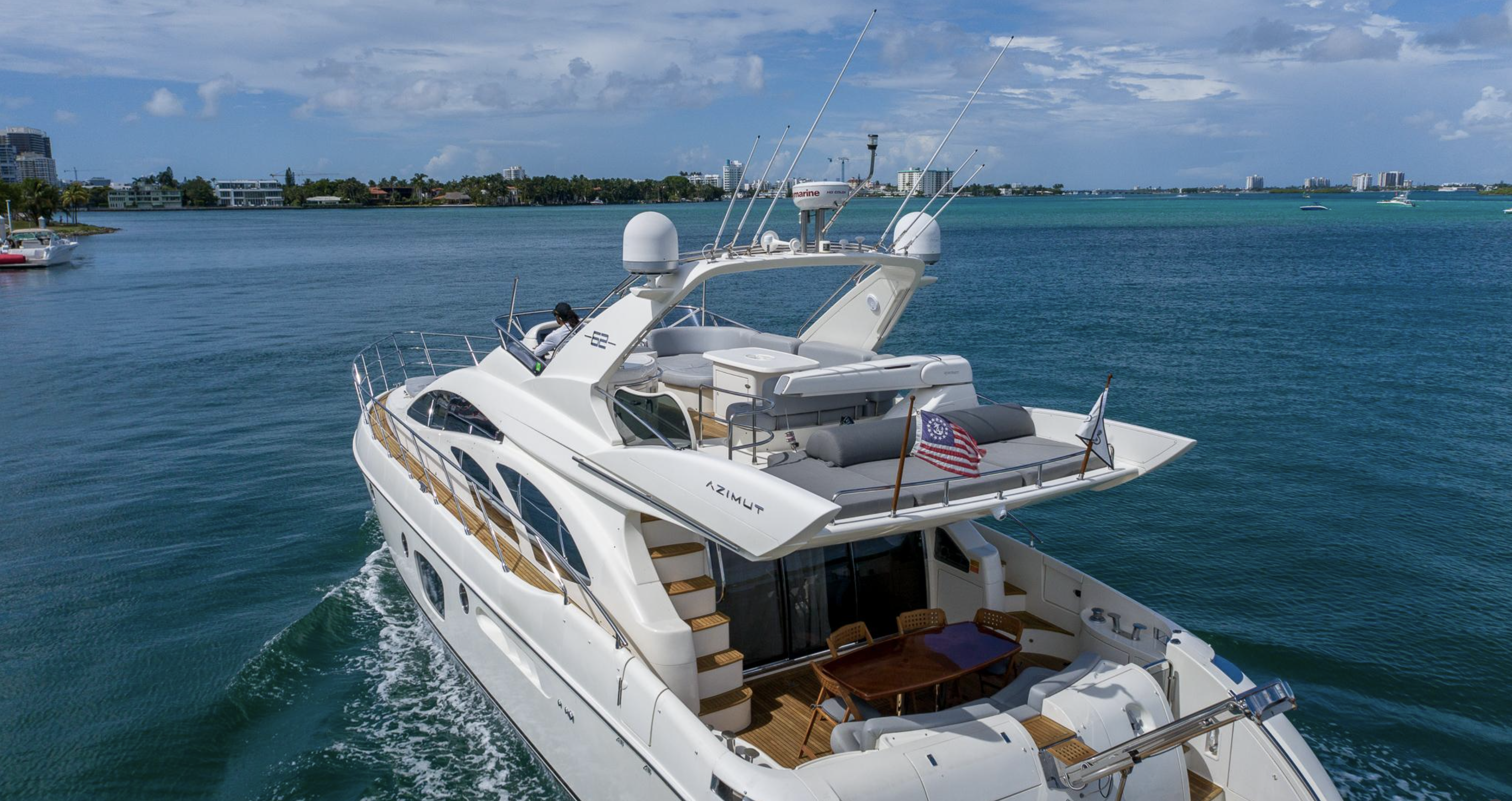65ft Azimut VC yacht rental Miami - navigation bridge and helm station