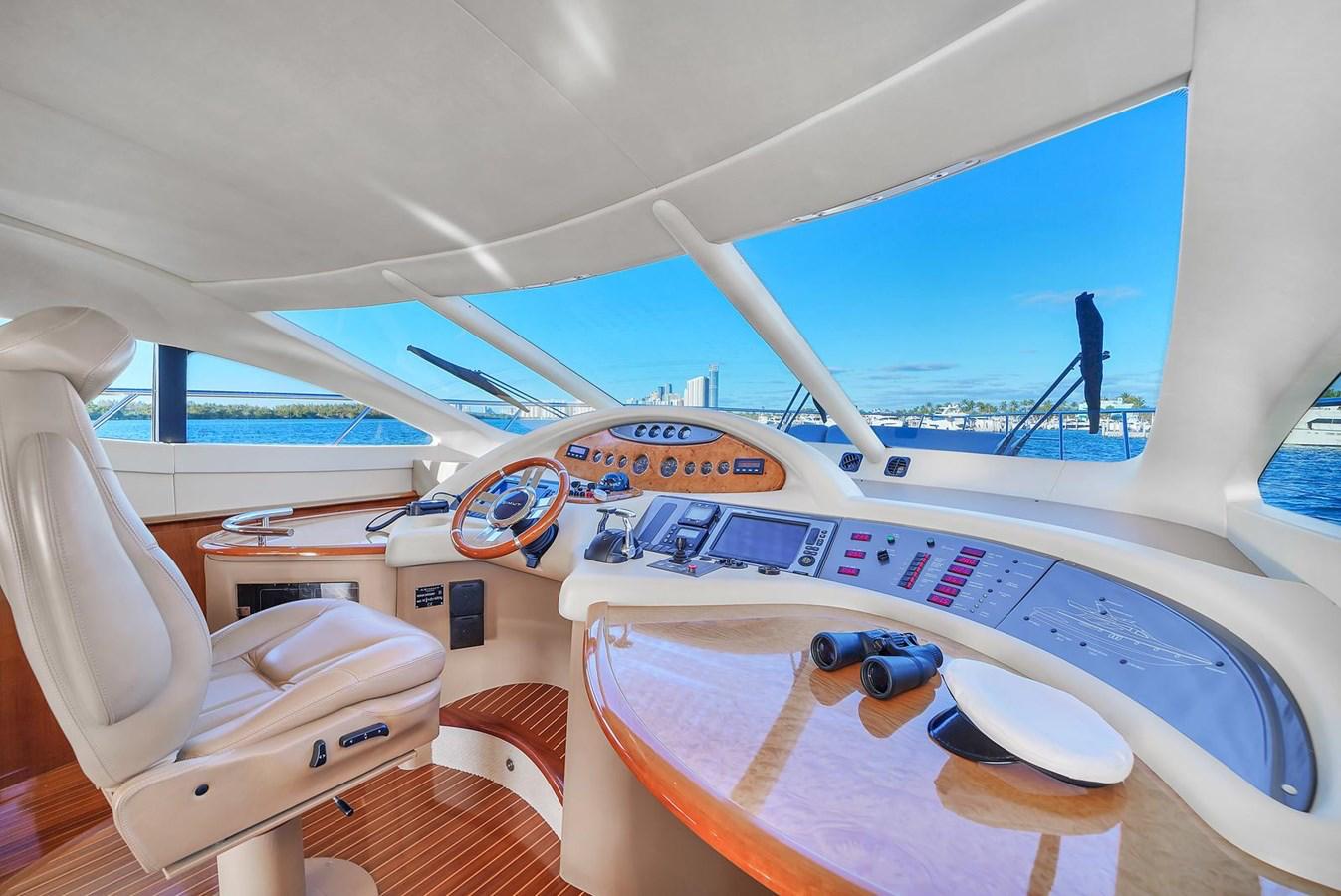 65ft Azimut VC yacht rental Miami - stern swim platform with water access for snorkeling