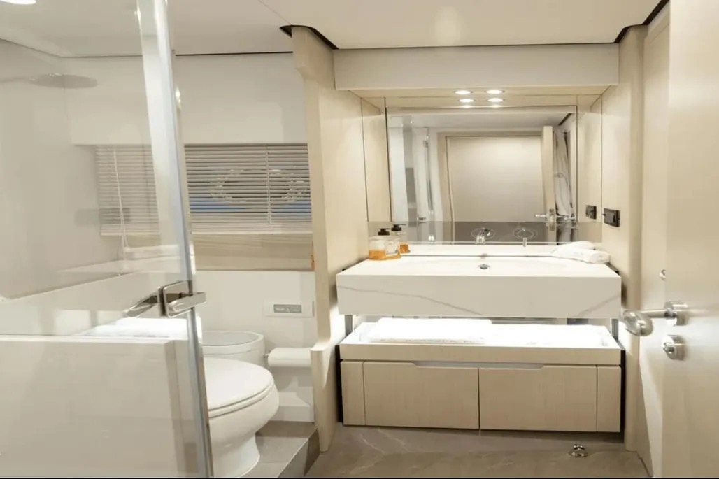 70ft Azimut 68 Fly (2023) yacht rental Miami - stern swim platform with water access for snorkeling