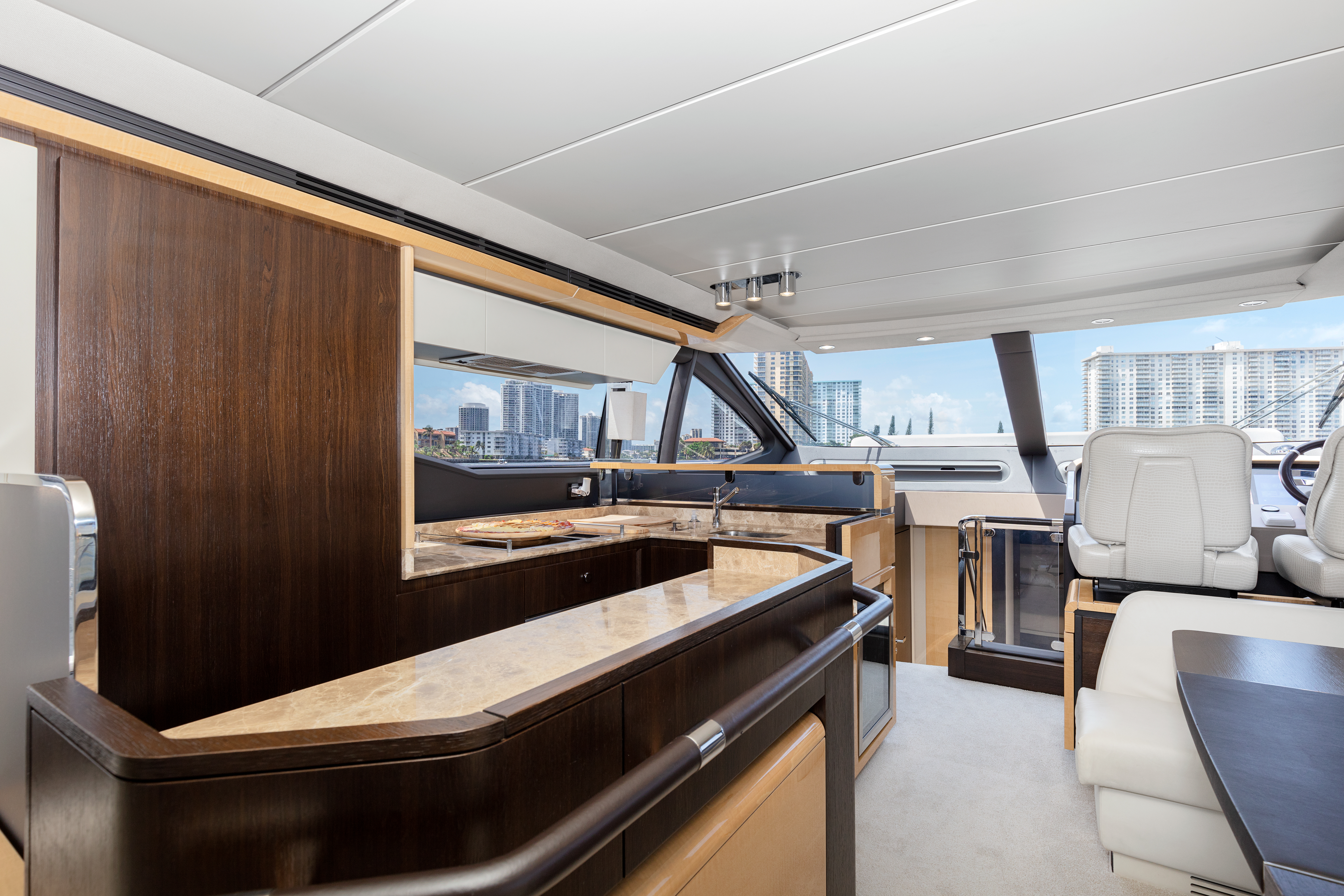 70ft Azimut GB yacht rental Miami - stern swim platform with water access for snorkeling