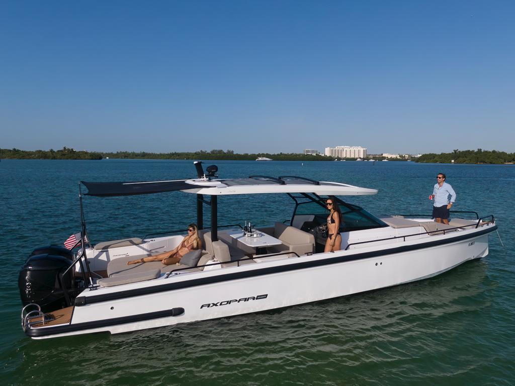 38ft Axopar - Bimini yacht rental Miami - navigation bridge and helm station