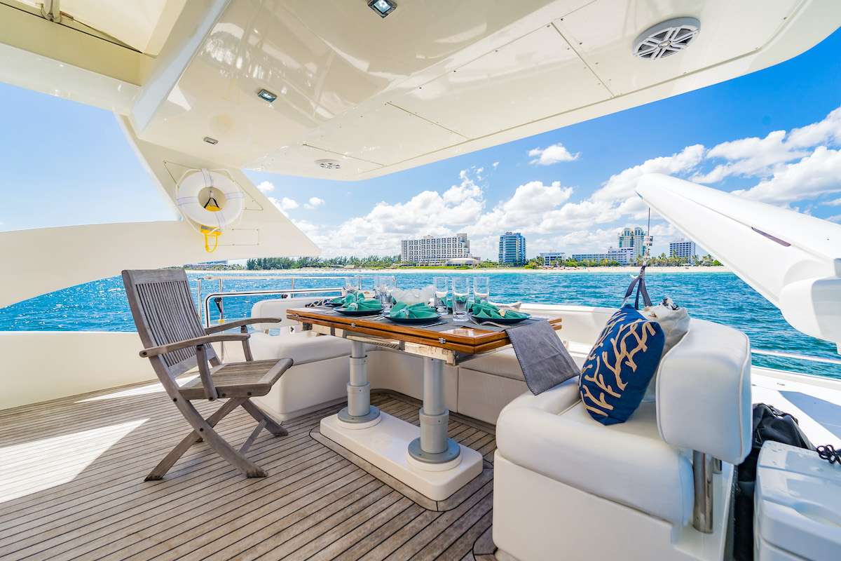 75ft Aicon yacht rental Miami - stern swim platform with water access for snorkeling