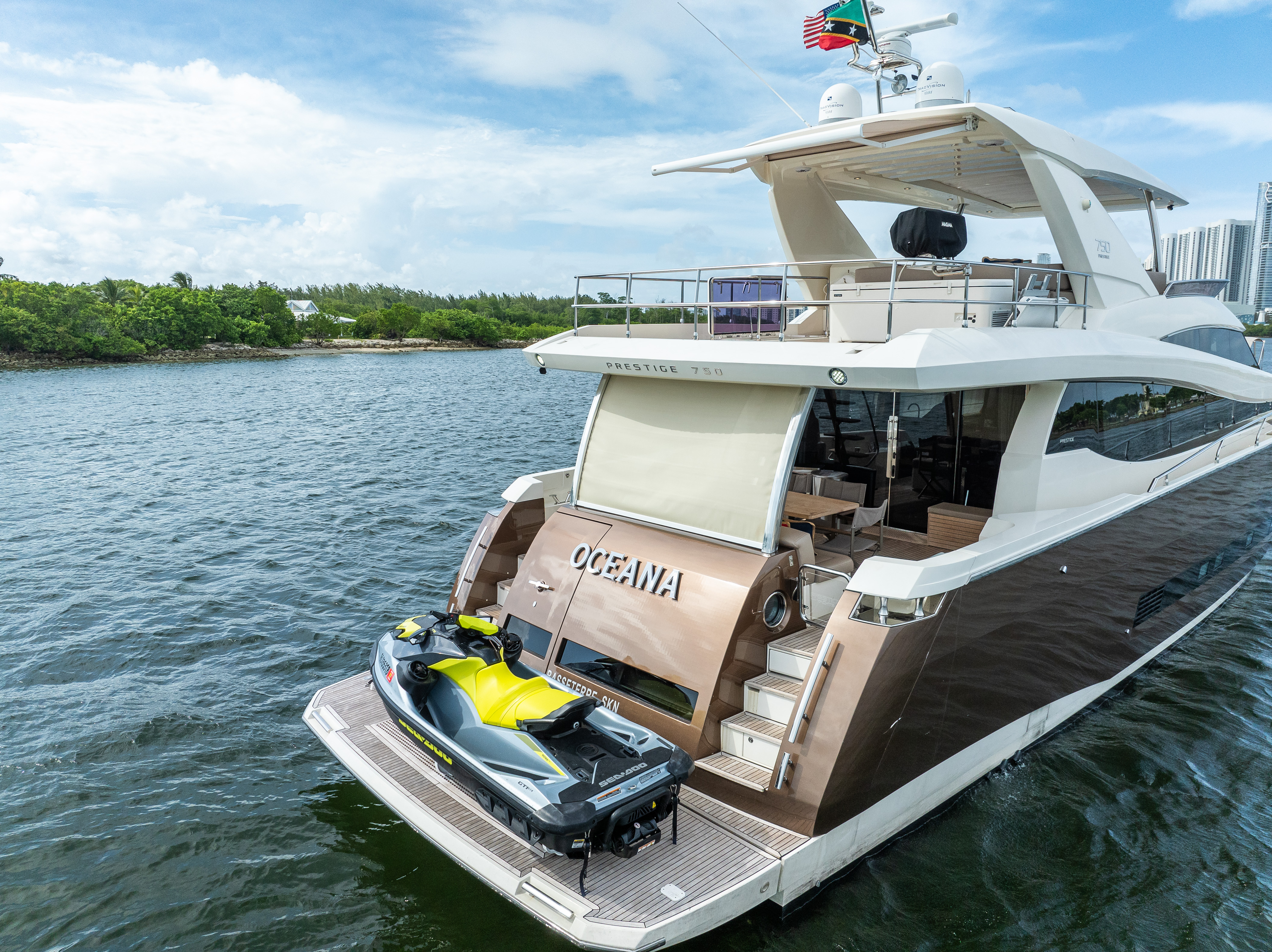 75ft Prestige yacht rental Miami - bow seating area perfect for sunbathing and relaxation