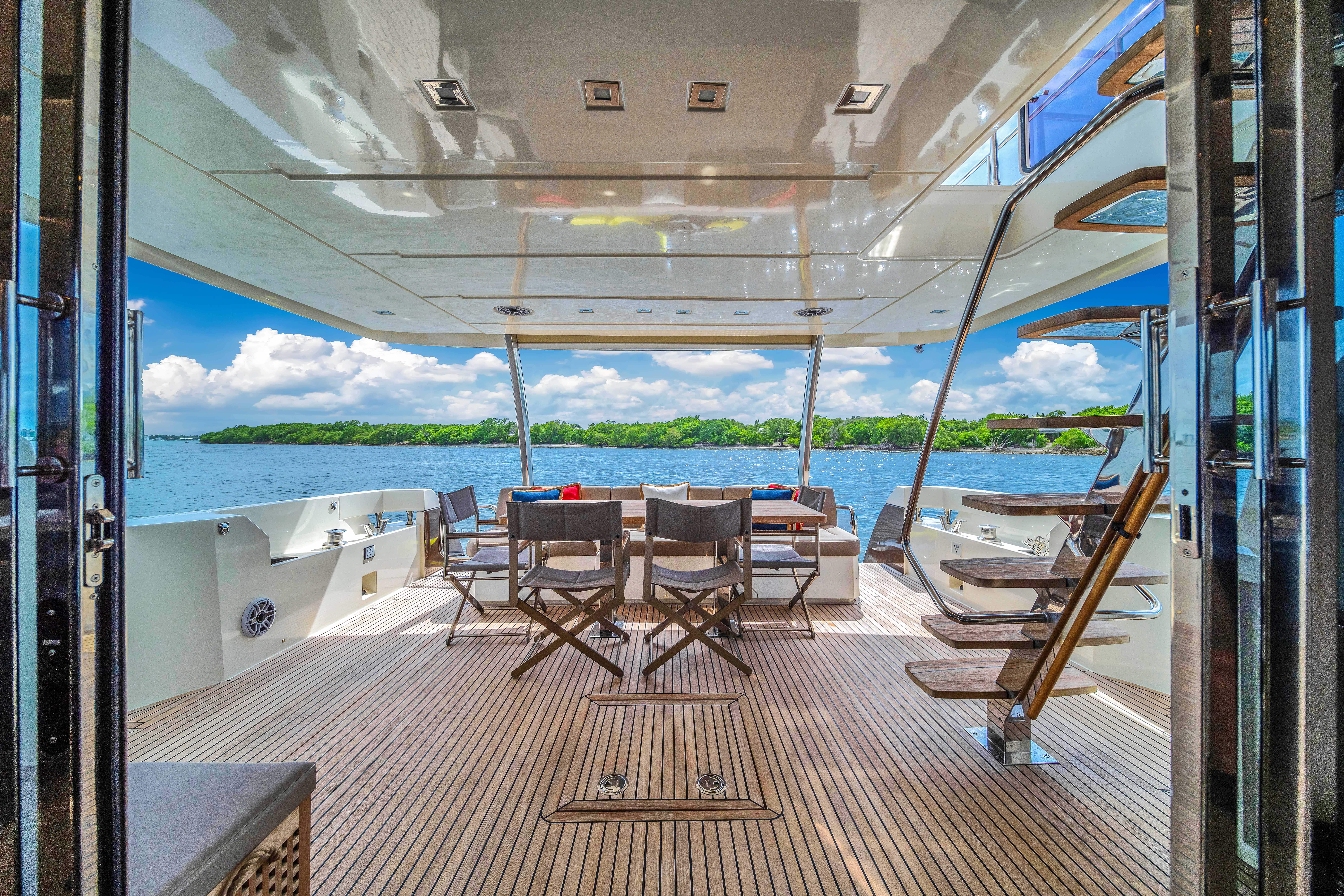 75ft Prestige yacht rental Miami - premium amenities and entertainment system
