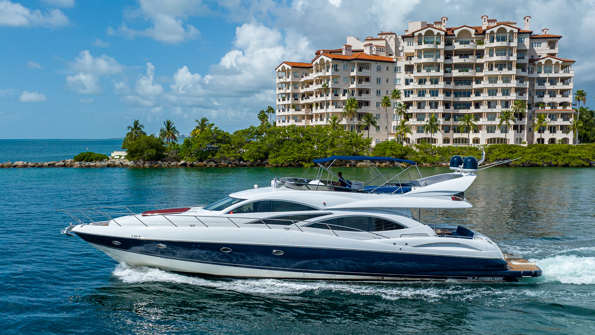 80ft Sunseeker luxury yacht charter Miami - exterior view perfect for parties and celebrations