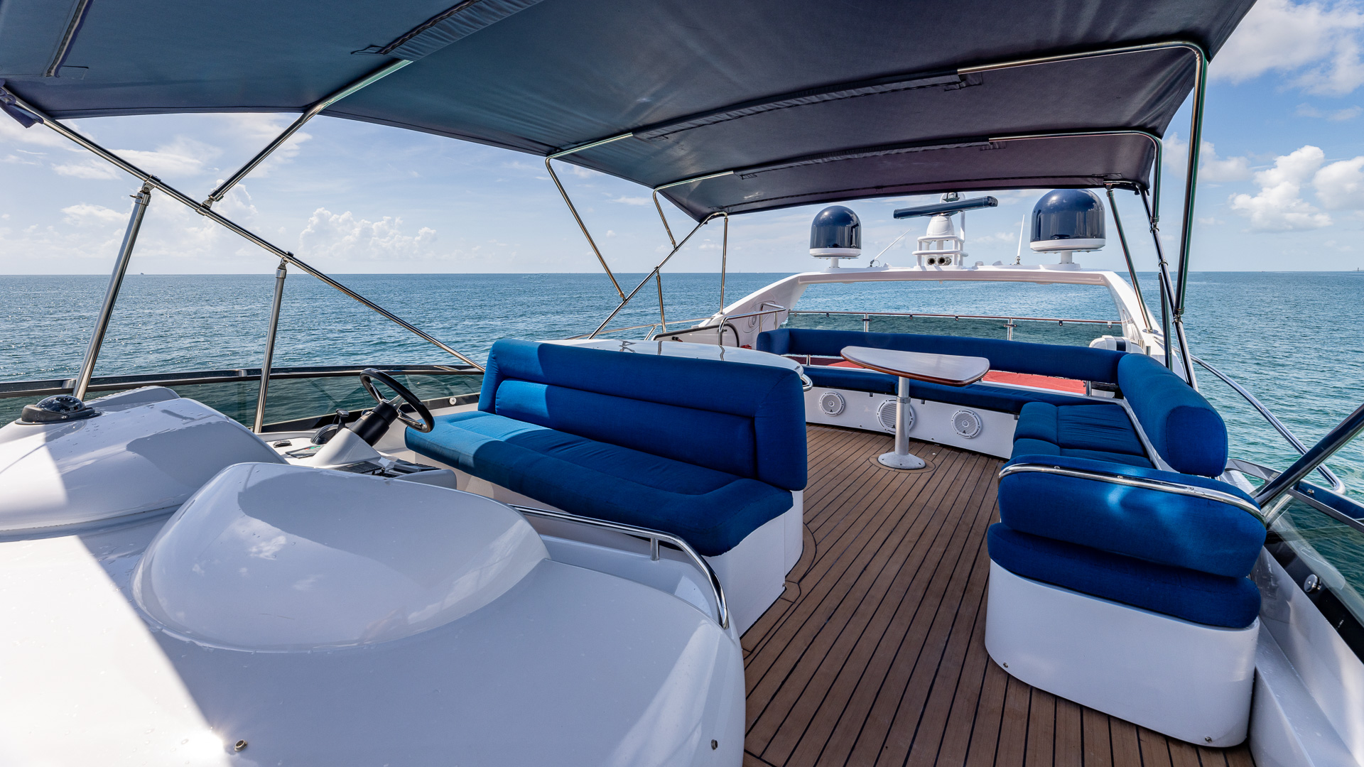 80ft Sunseeker yacht rental Miami - premium amenities and entertainment system