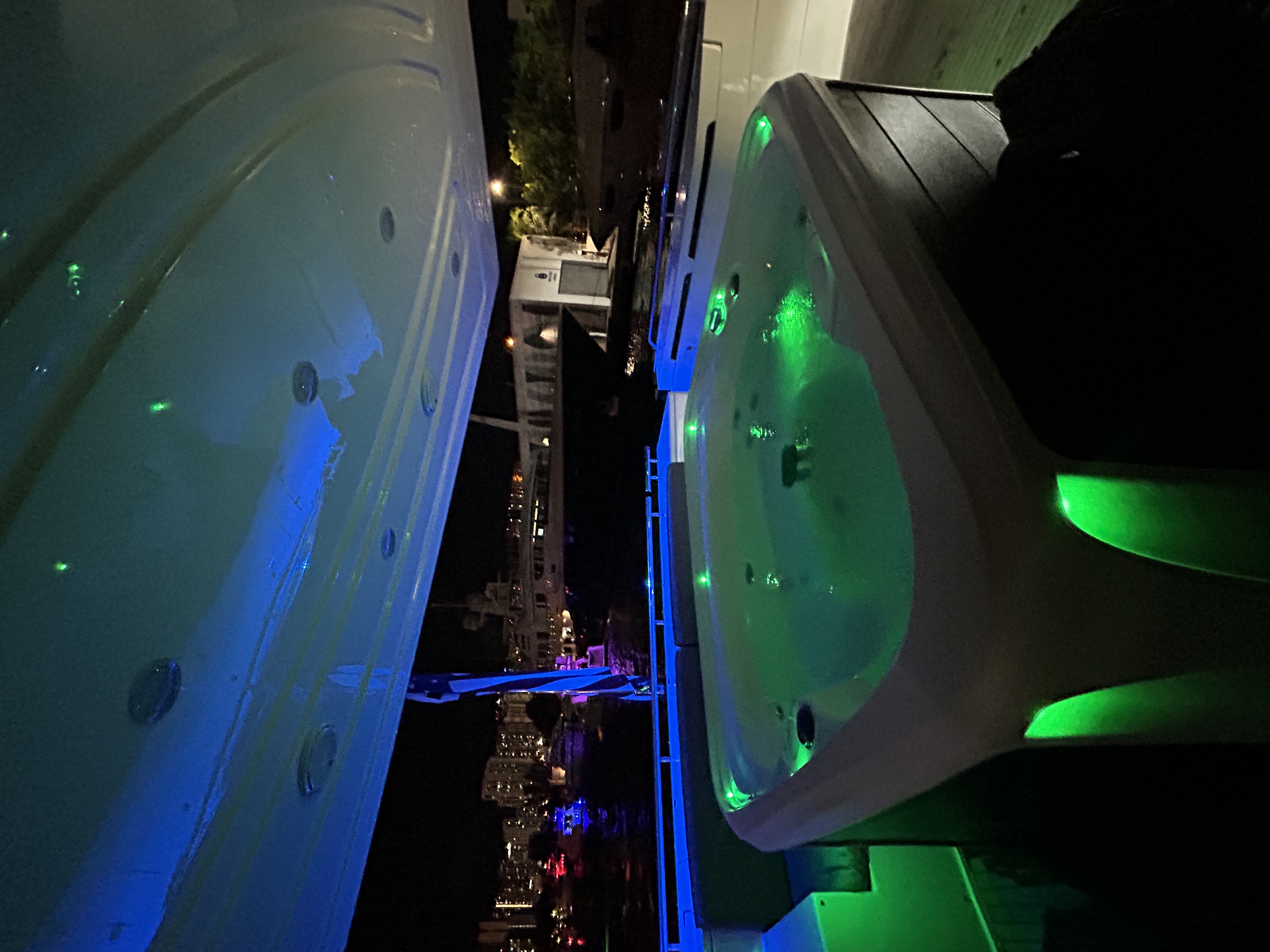 85ft Ferretti yacht rental Miami - premium amenities and entertainment system
