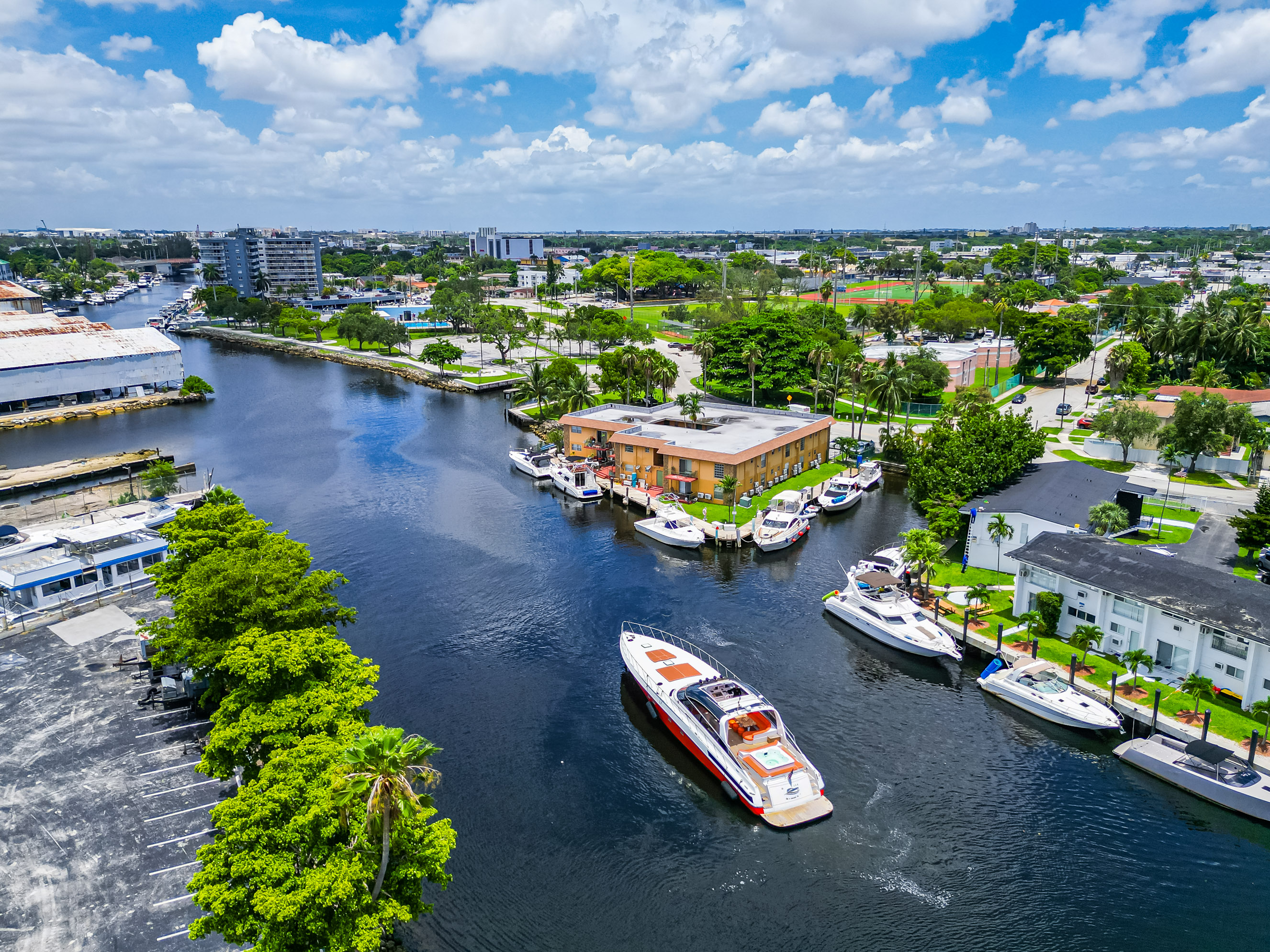 85ft Baia Panther yacht rental Miami - flybridge with panoramic views of Miami skyline