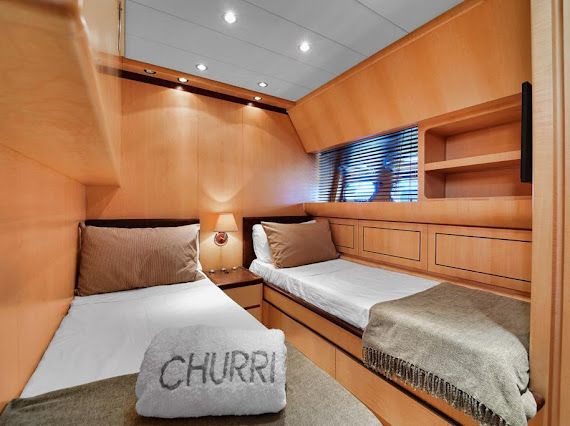 95ft Leopard yacht rental Miami - premium amenities and entertainment system