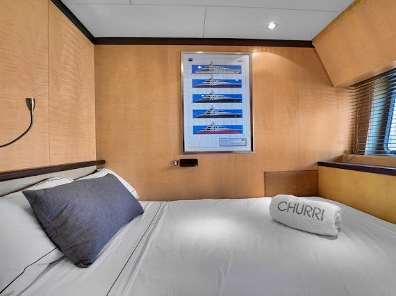 95ft Leopard yacht rental Miami - navigation bridge and helm station