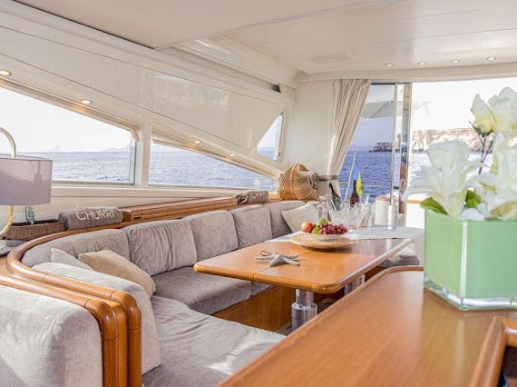 95ft Leopard yacht rental Miami - flybridge with panoramic views of Miami skyline