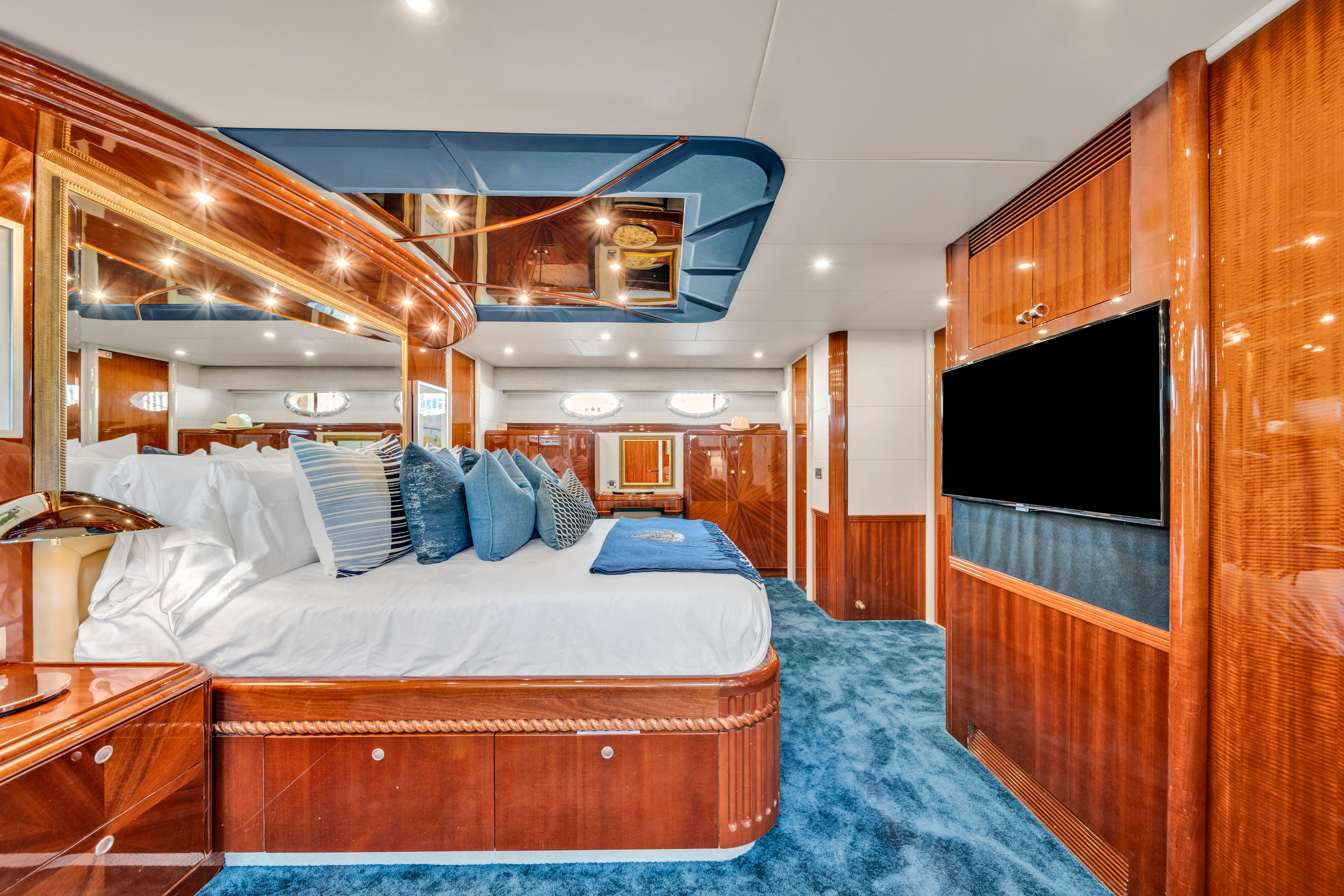 94ft Lazzara yacht rental Miami - water toys and recreational equipment