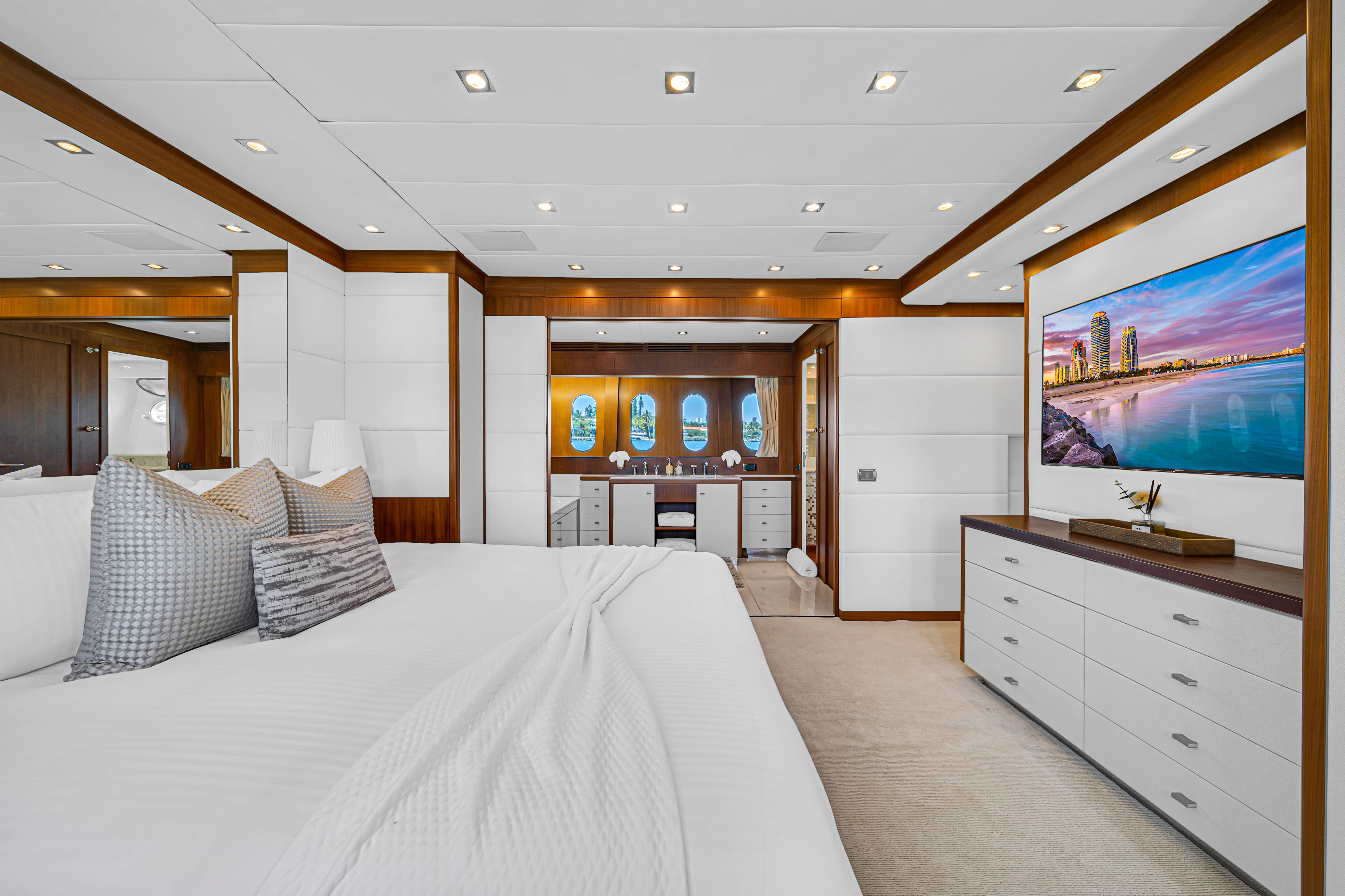 105ft Leopard (2022) yacht rental Miami - bow seating area perfect for sunbathing and relaxation