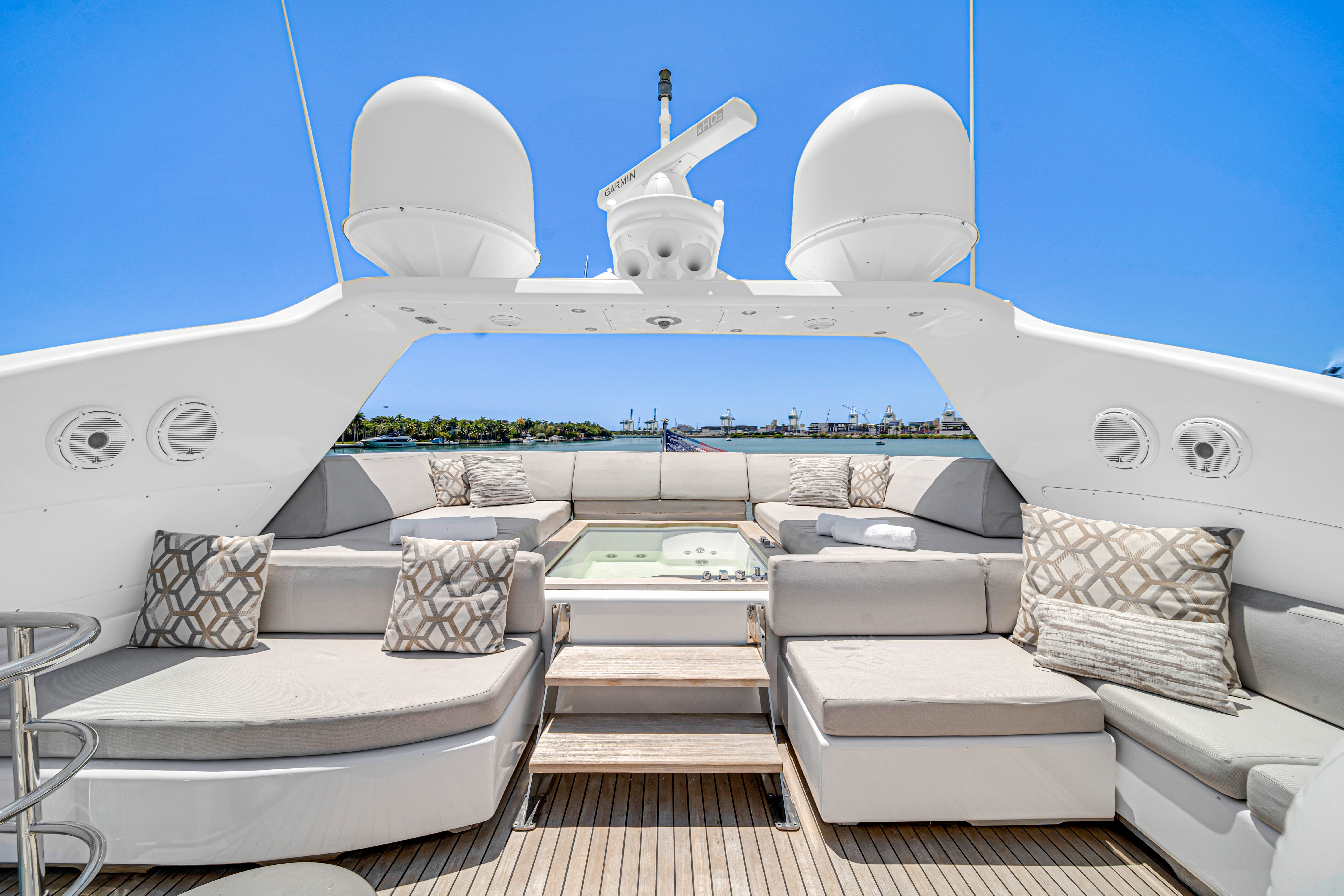 105ft Leopard (2022) yacht rental Miami - premium amenities and entertainment system