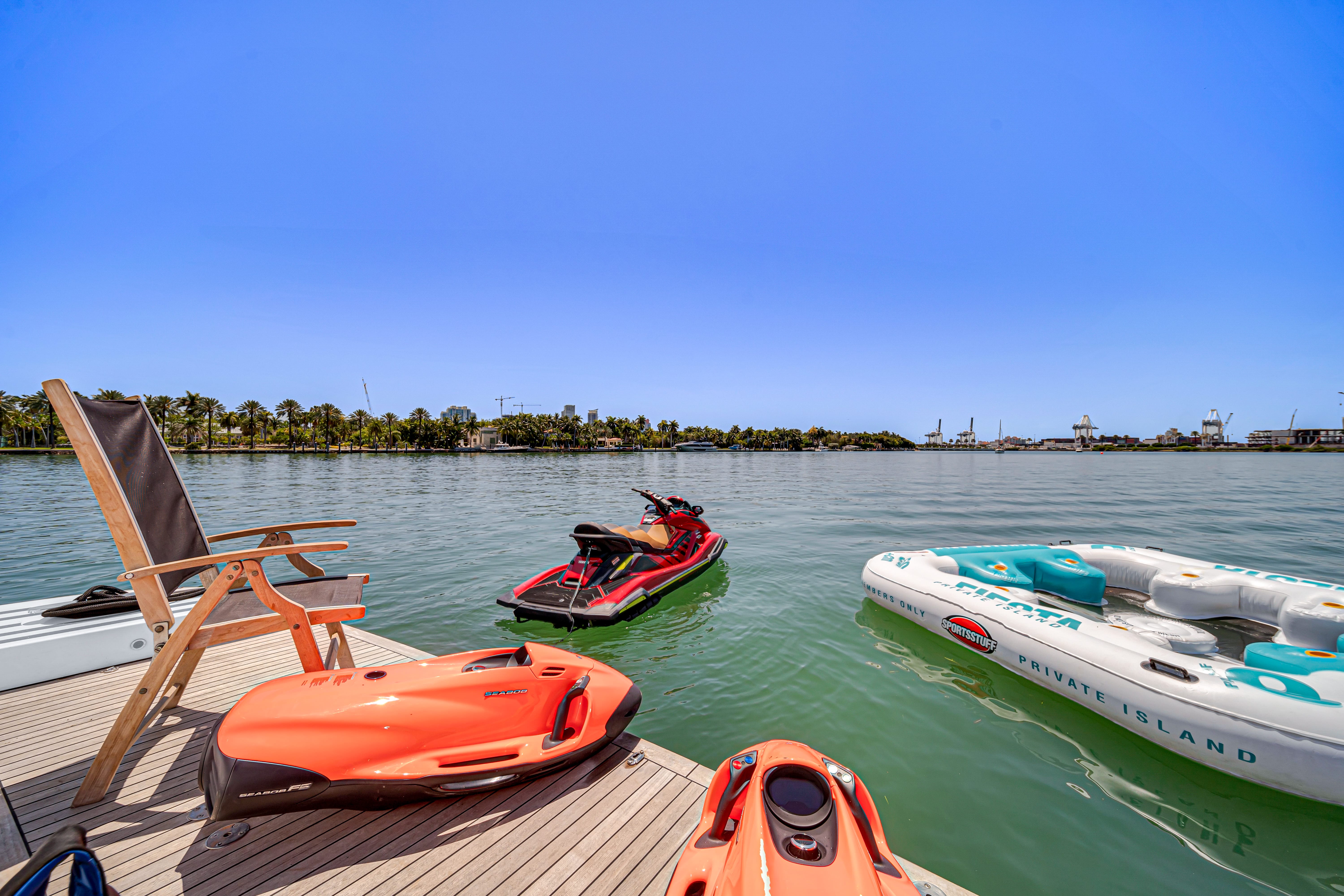 105ft Leopard (2022) yacht rental Miami - bow seating area perfect for sunbathing and relaxation