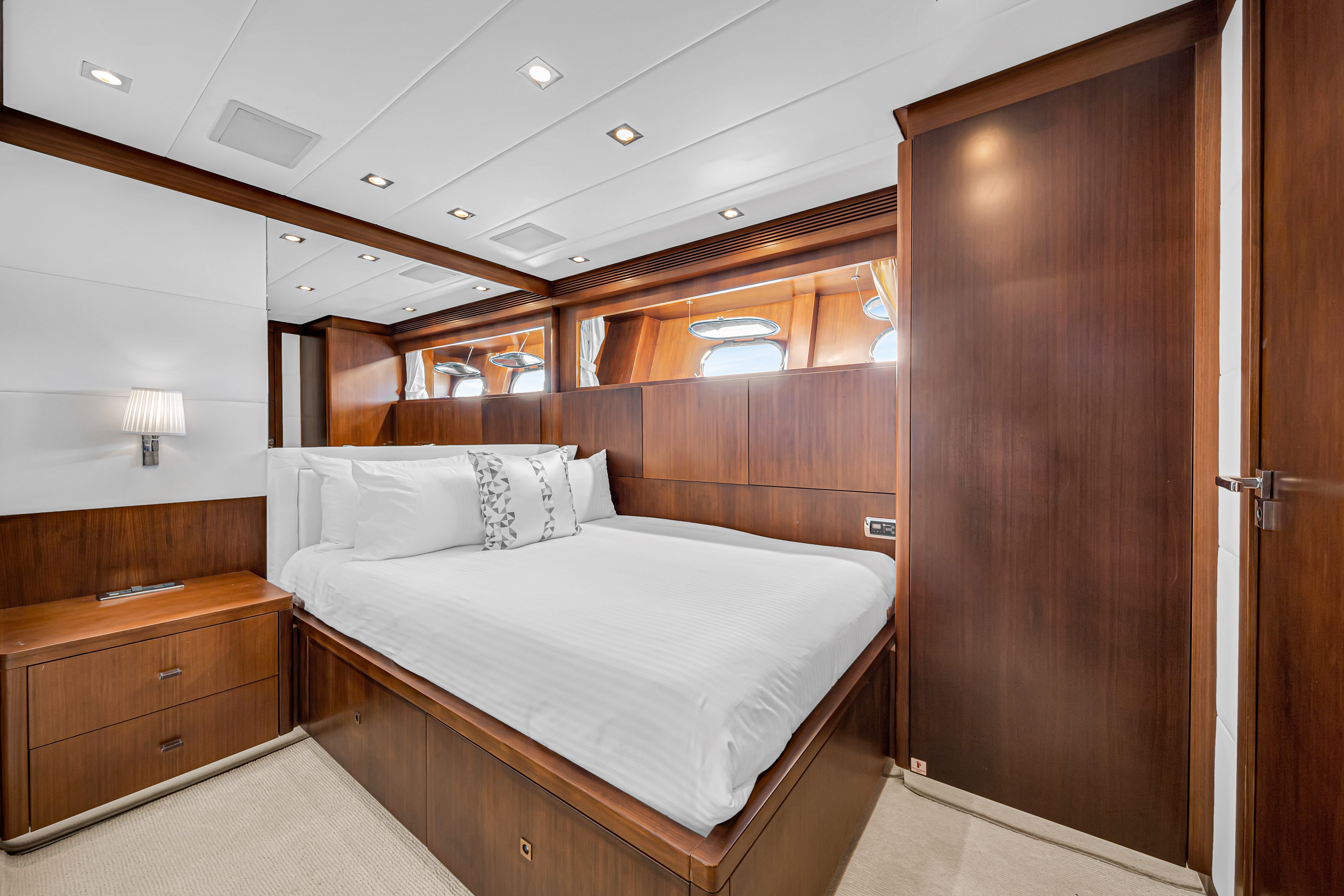 105ft Leopard (2022) yacht rental Miami - water toys and recreational equipment