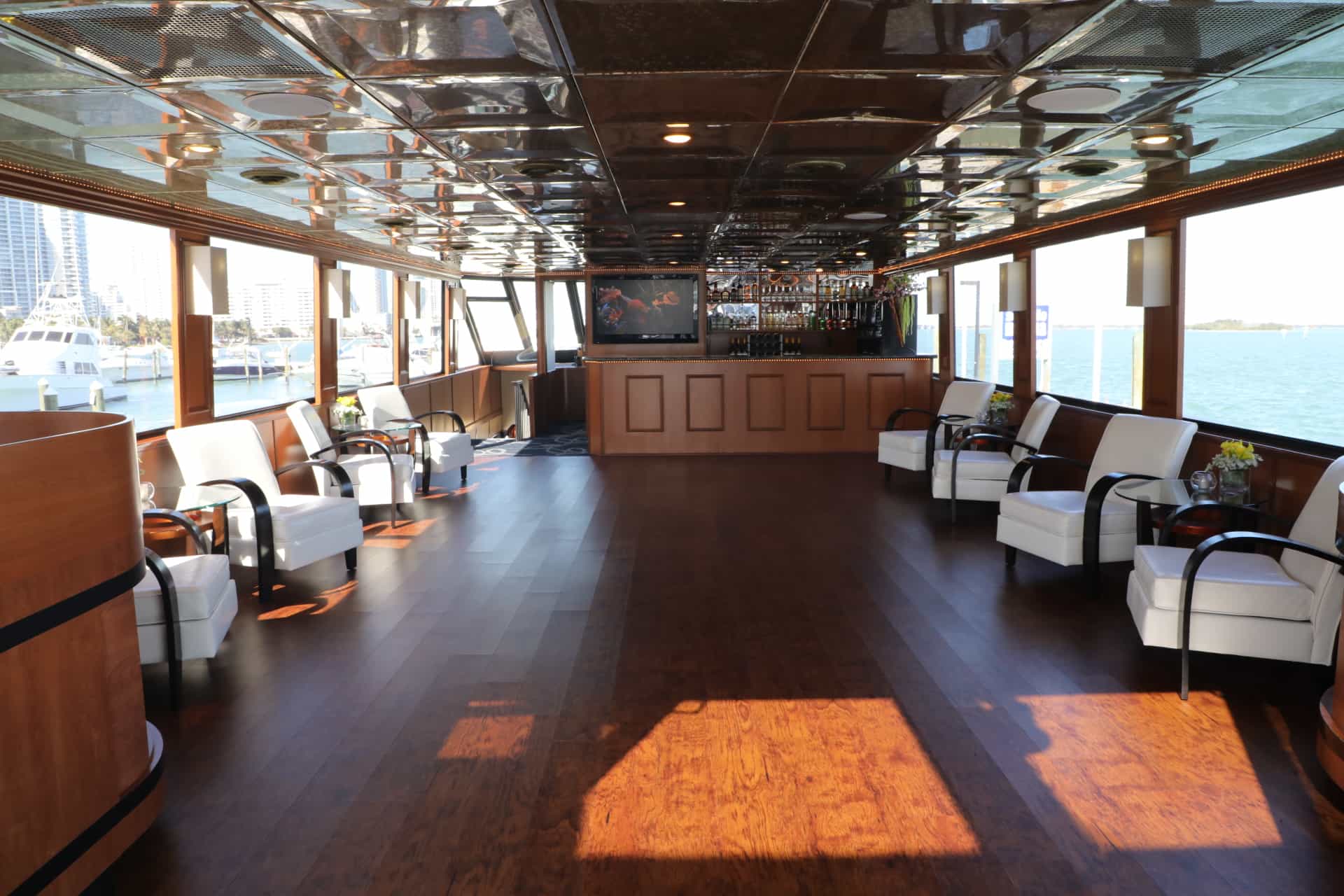 100ft Midsun yacht rental Miami - navigation bridge and helm station