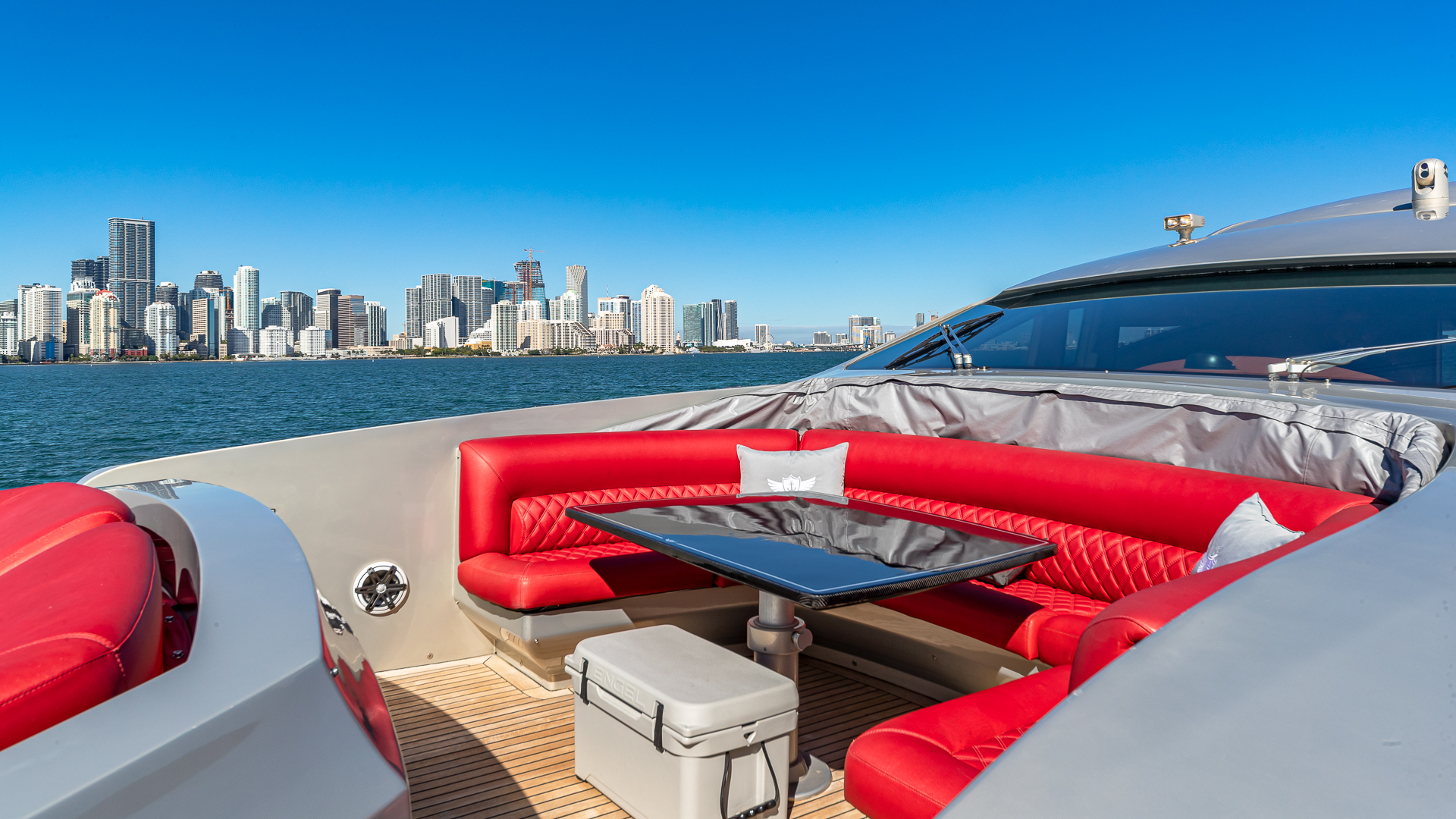 90ft Pershing yacht rental Miami - stern swim platform with water access for snorkeling