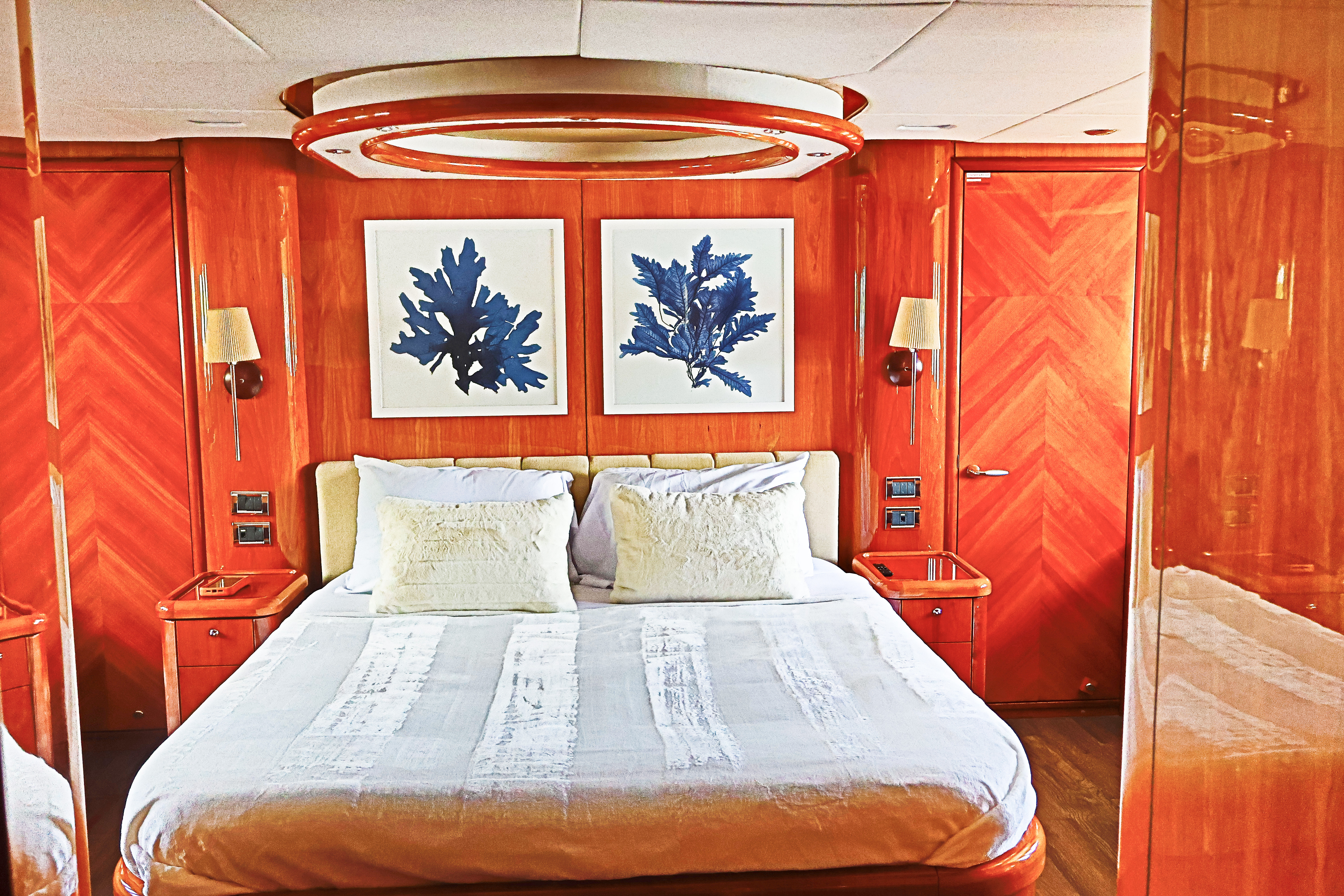 90ft Sunseeker DP yacht rental Miami - navigation bridge and helm station
