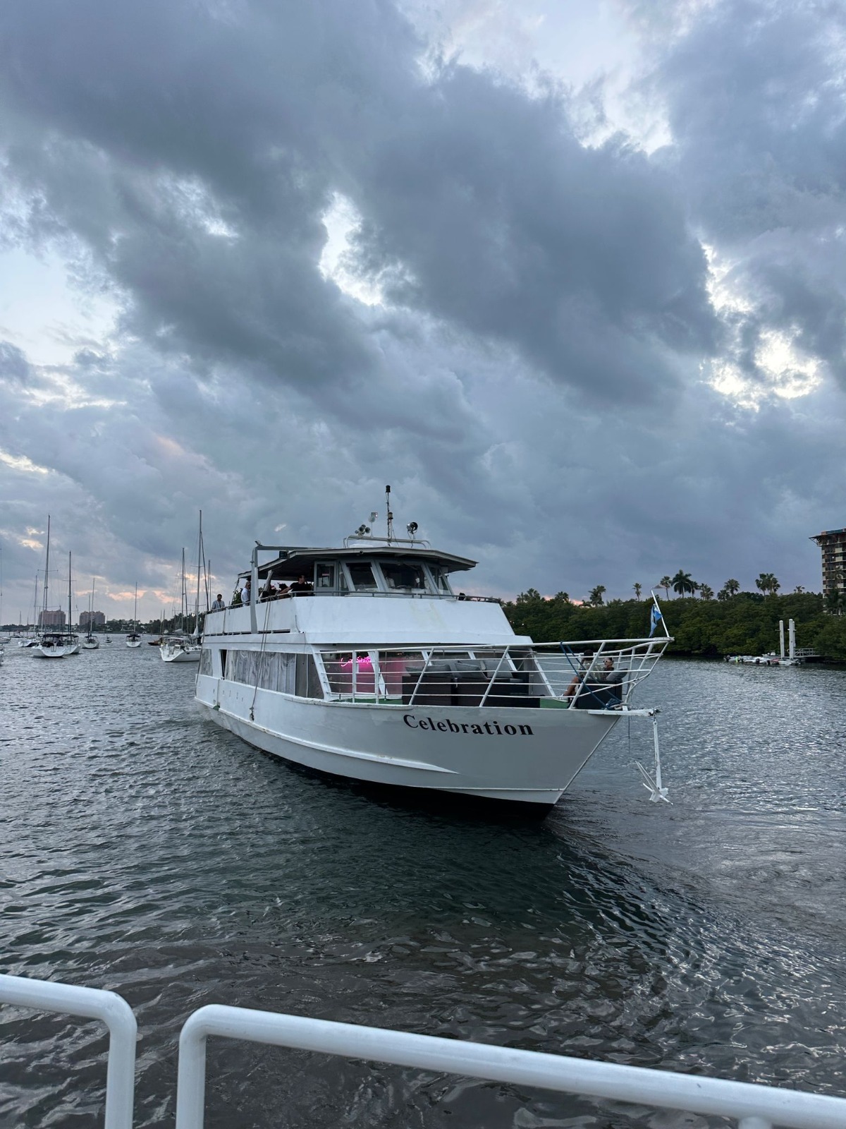 75ft Celeb yacht rental Miami - flybridge with panoramic views of Miami skyline
