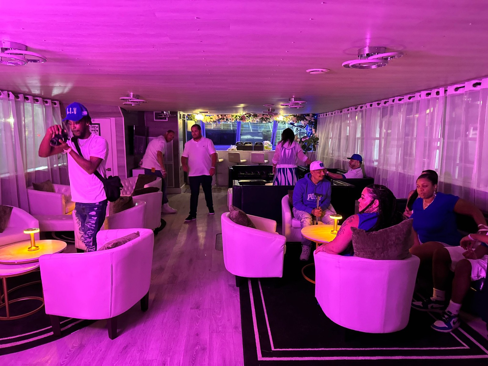 75ft Celeb yacht rental Miami - stern swim platform with water access for snorkeling