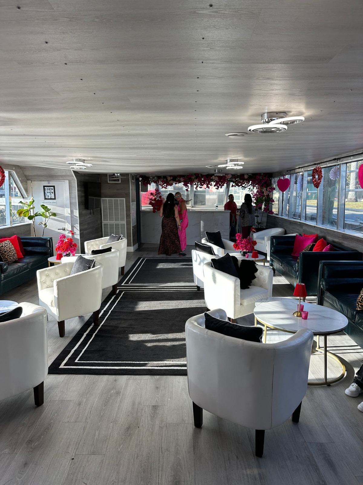 75ft Celeb yacht rental Miami - premium amenities and entertainment system