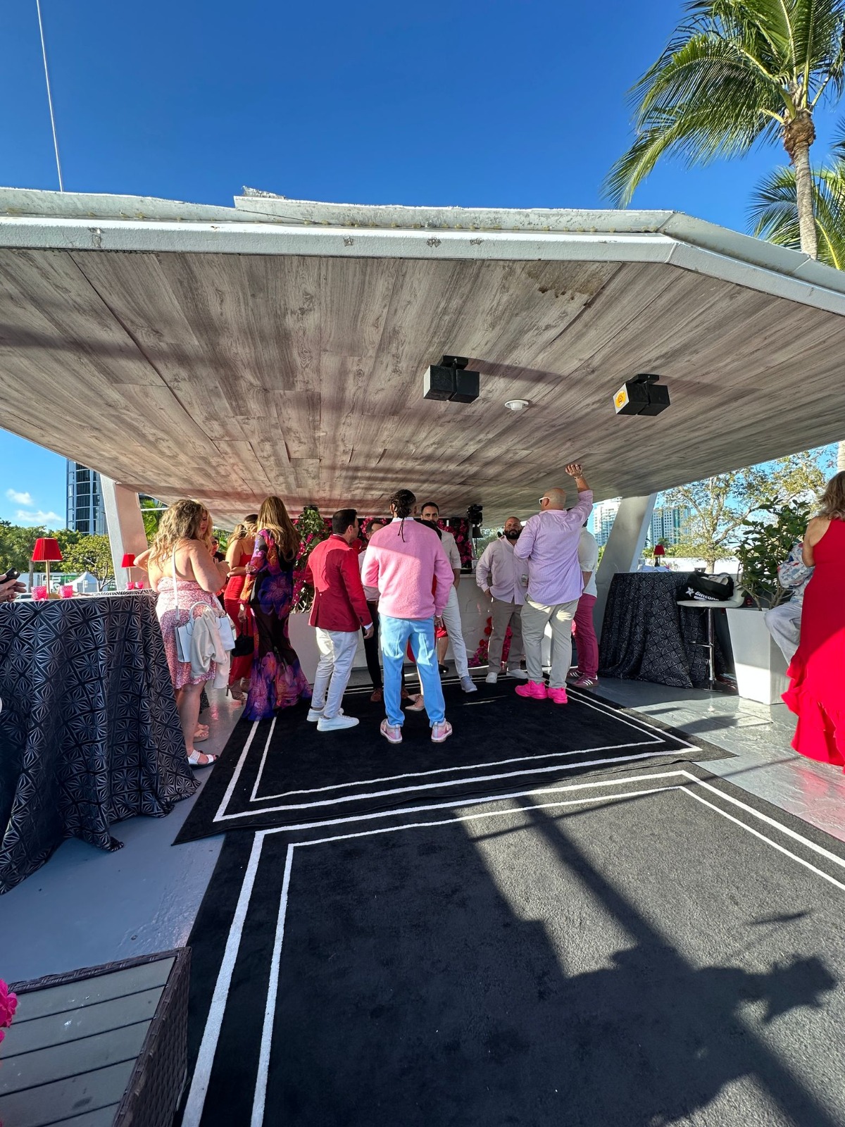 75ft Celeb yacht rental Miami - premium amenities and entertainment system