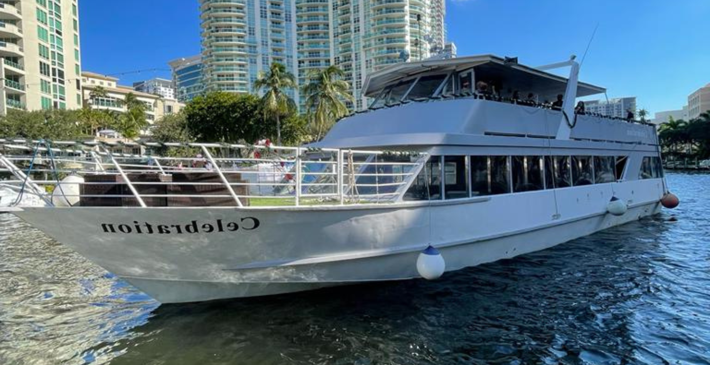 75ft Celeb luxury yacht charter Miami - exterior view perfect for parties and celebrations