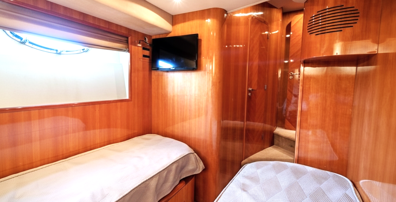80ft Uniesse L yacht rental Miami - bow seating area perfect for sunbathing and relaxation