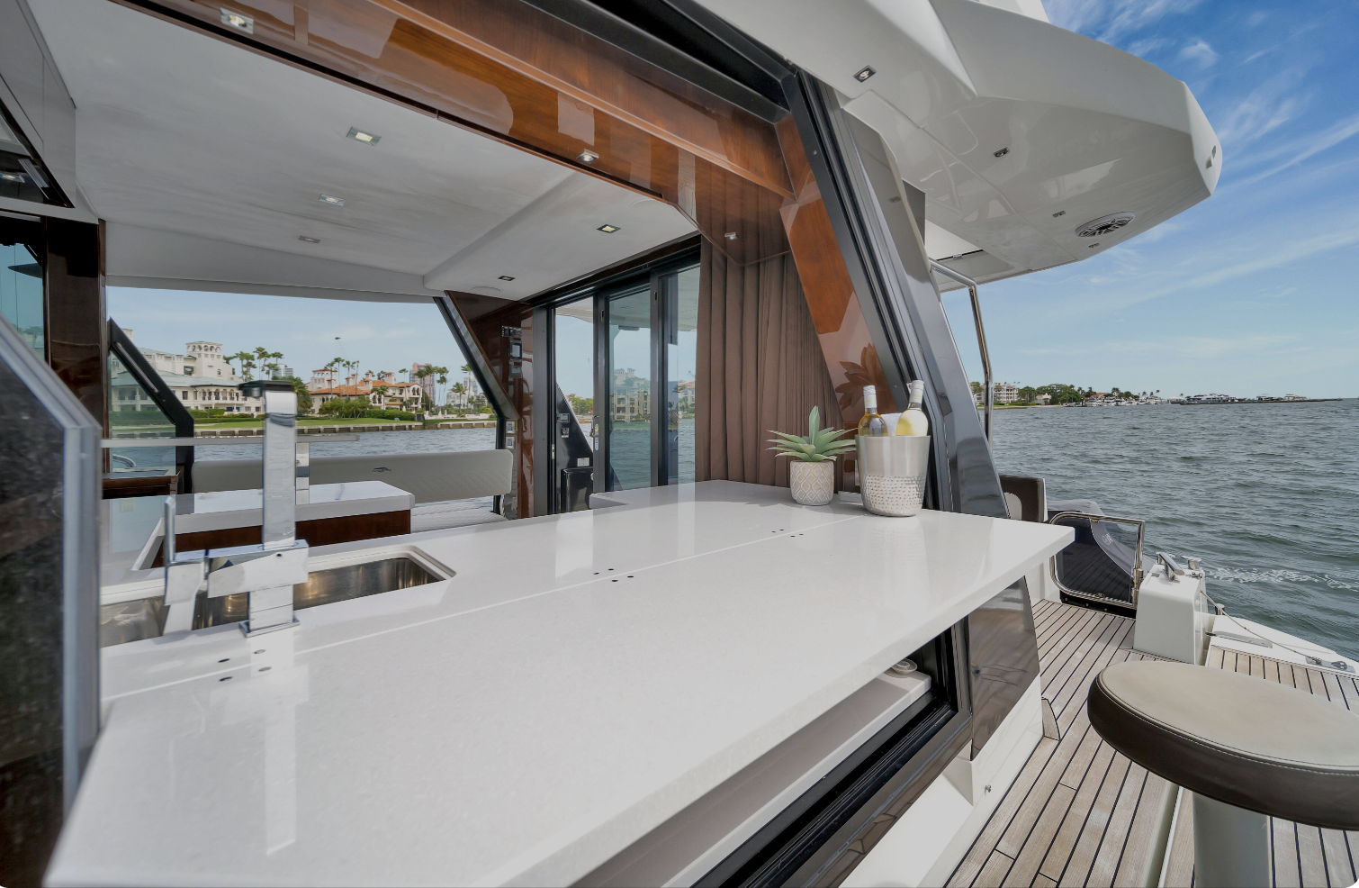 53ft Galeon Fly (2024) yacht rental Miami - navigation bridge and helm station