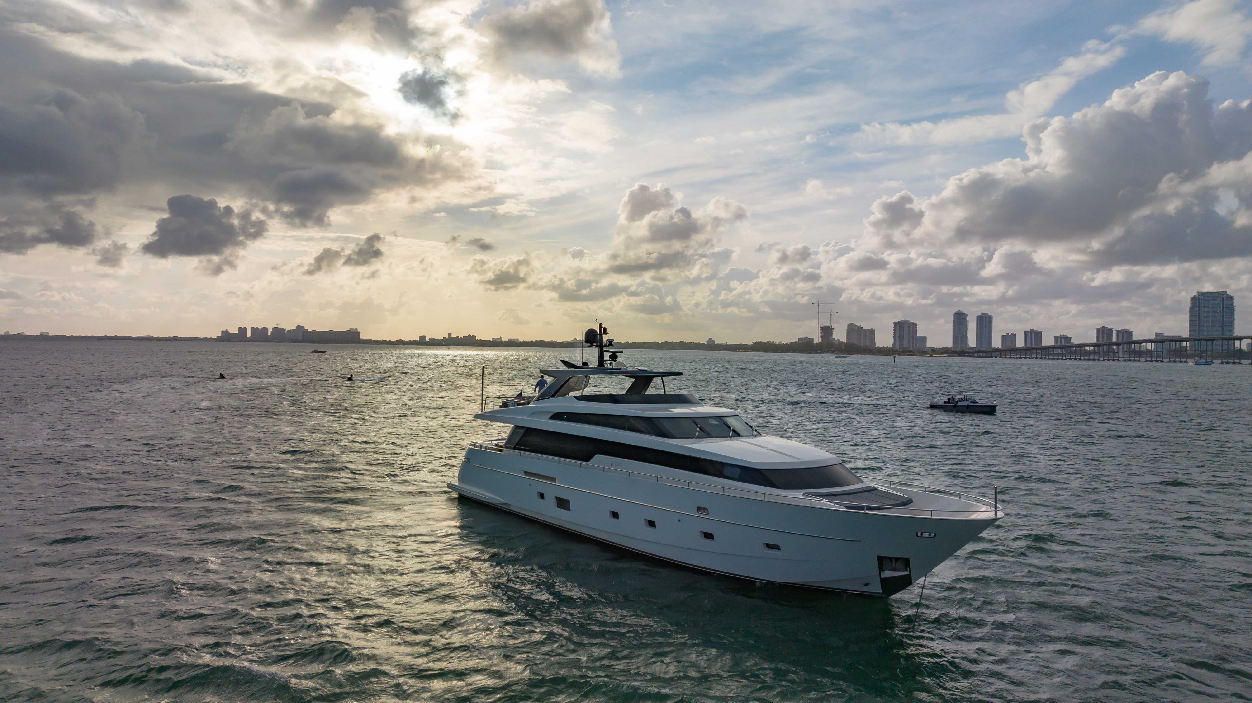 97ft San Lorenzo yacht rental Miami - navigation bridge and helm station