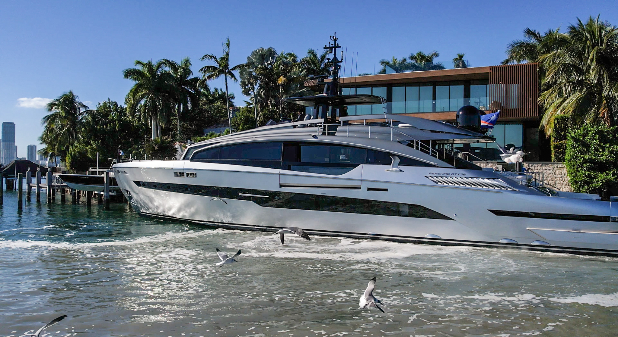 116ft Pershing yacht rental Miami - navigation bridge and helm station