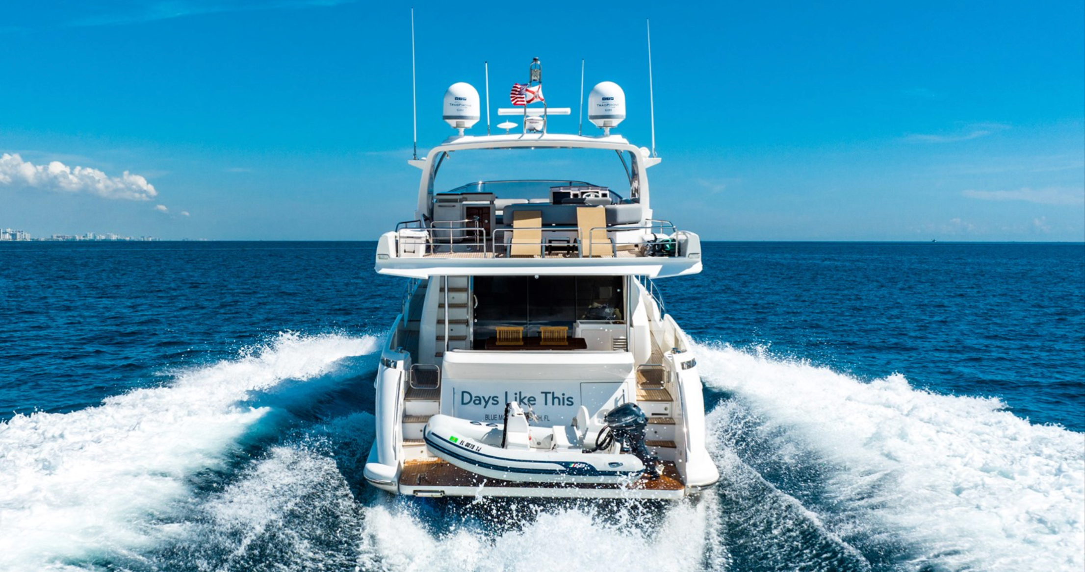 70ft Azimut DLT yacht rental Miami - stern swim platform with water access for snorkeling