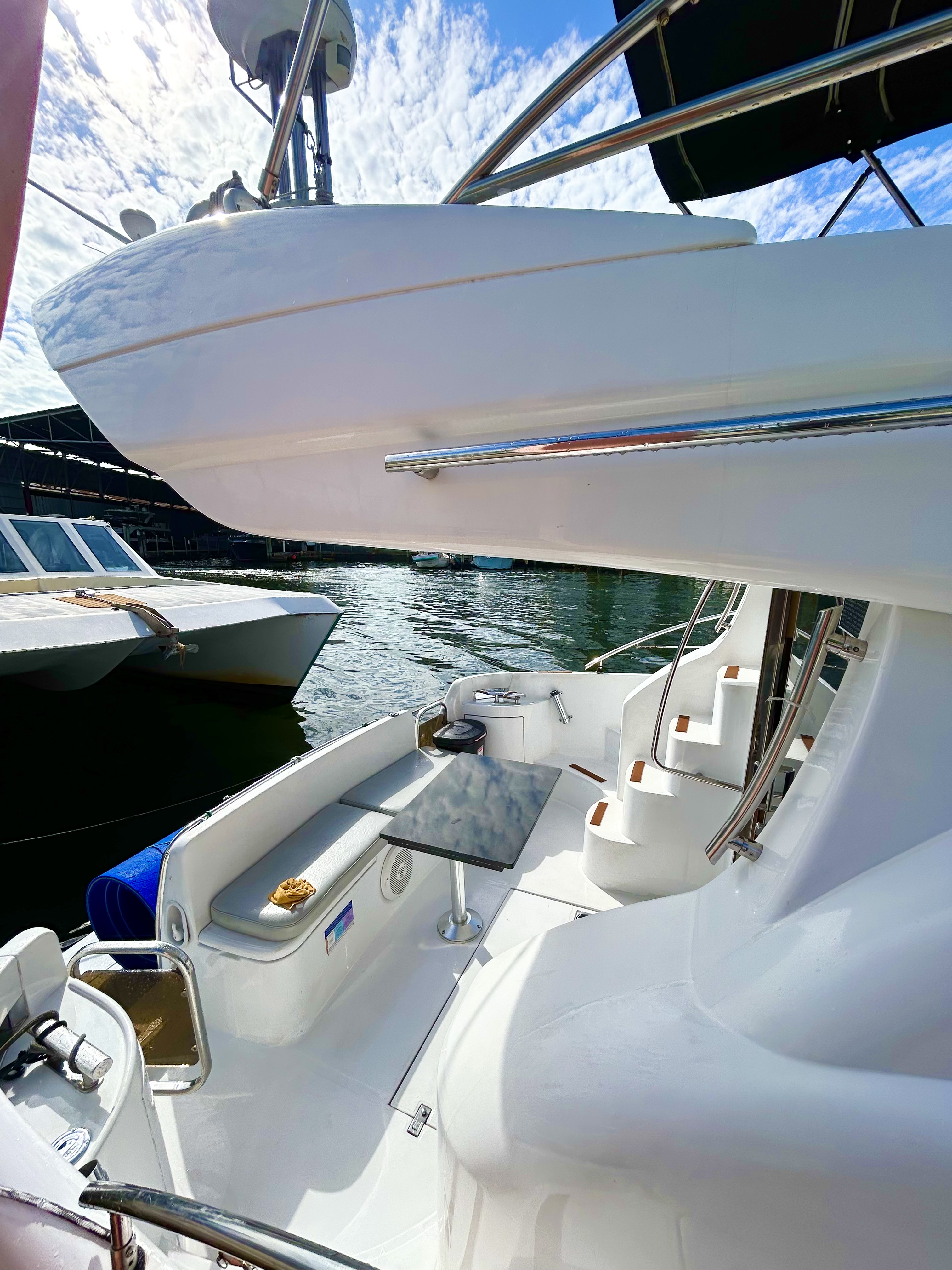 45ft Azimut D yacht rental Miami - navigation bridge and helm station
