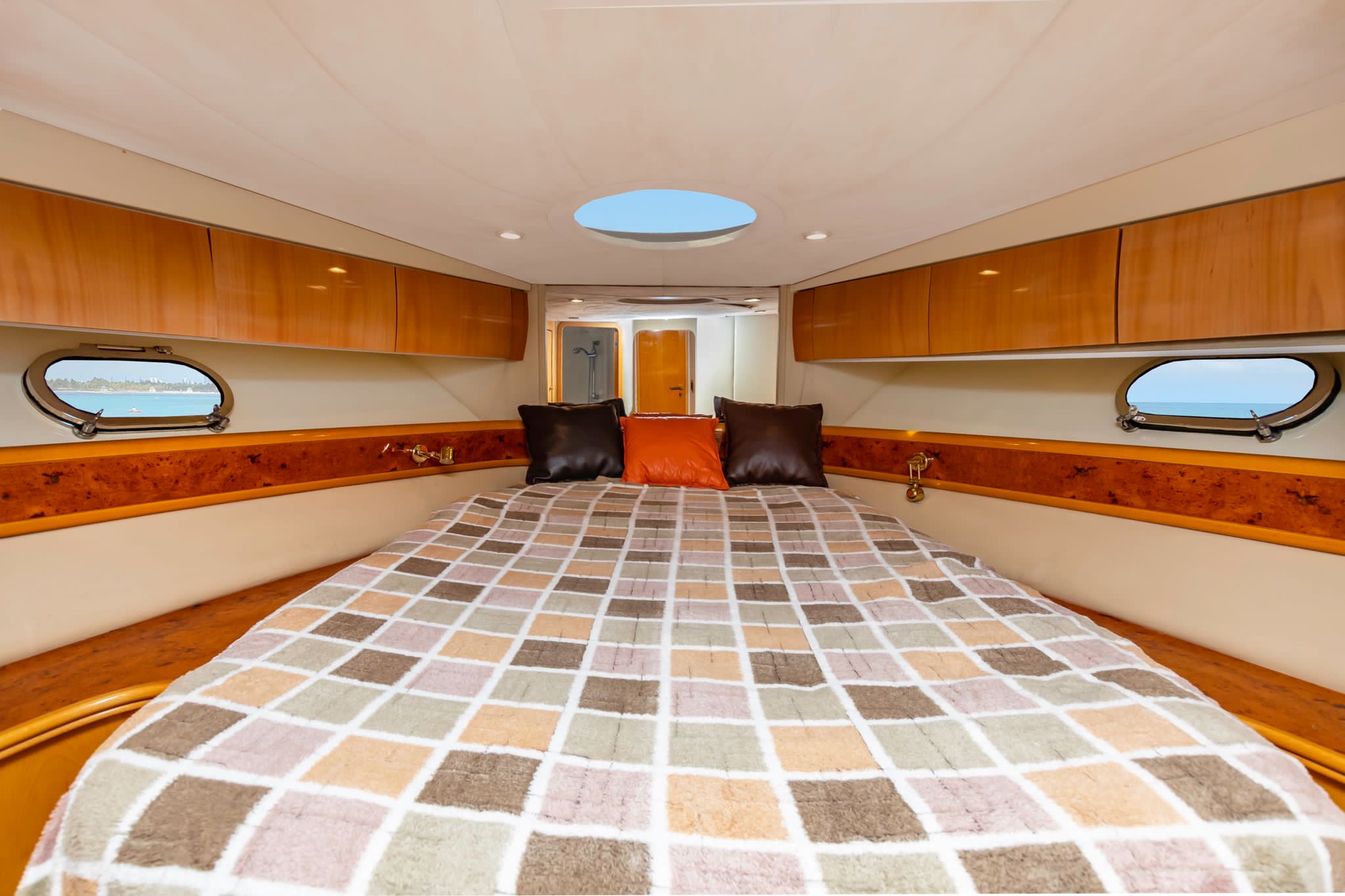 57ft Azimut R yacht rental Miami - premium amenities and entertainment system