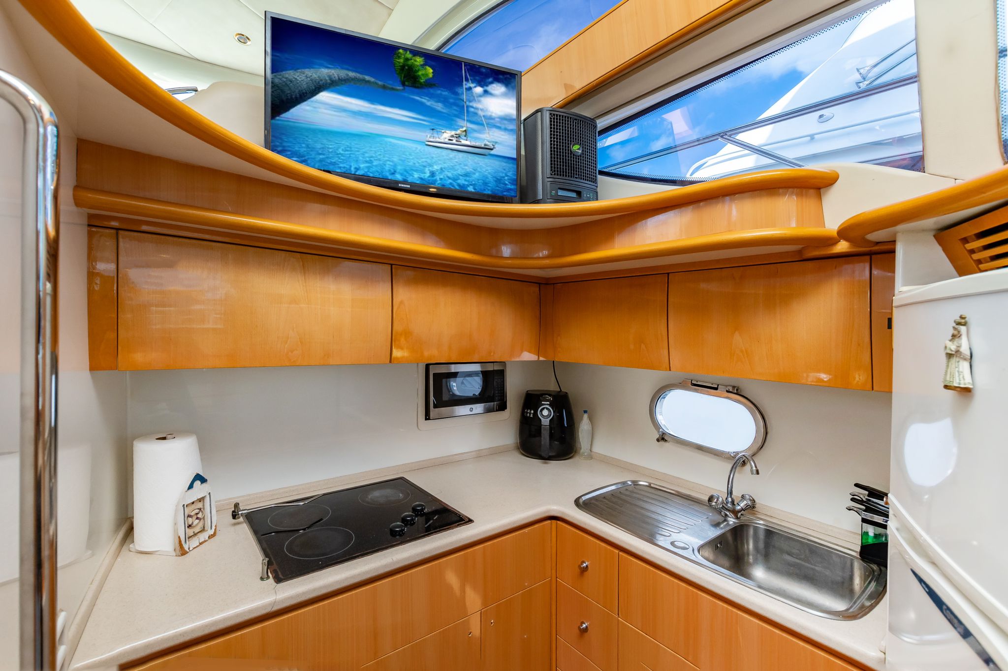 57ft Azimut R yacht rental Miami - spacious deck area ideal for sunset cruises and bachelorette parties